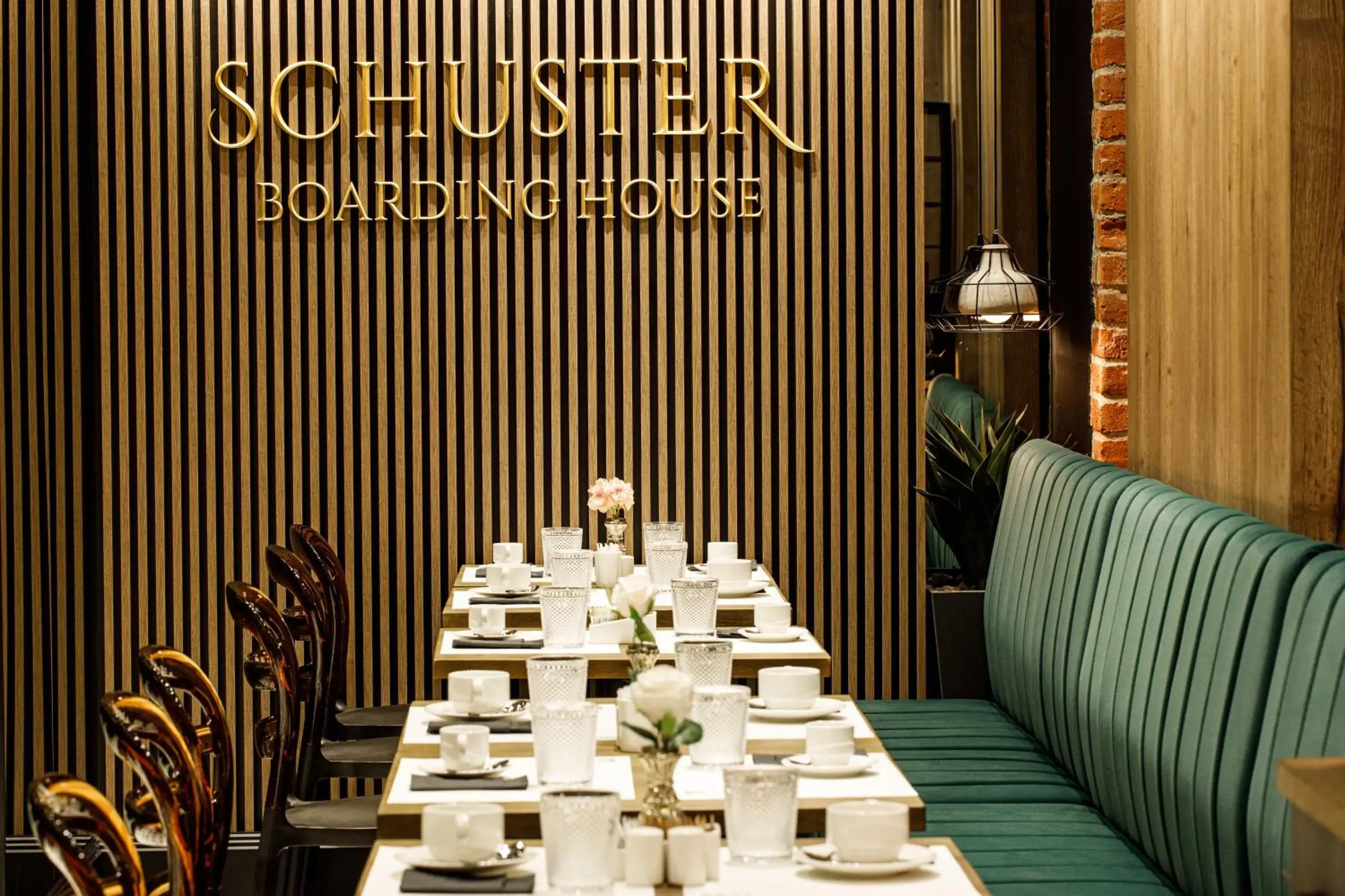 Restaurant/places to eat in SCHUSTER Boarding House Restaurant/places to eat in SCHUSTER Boarding House