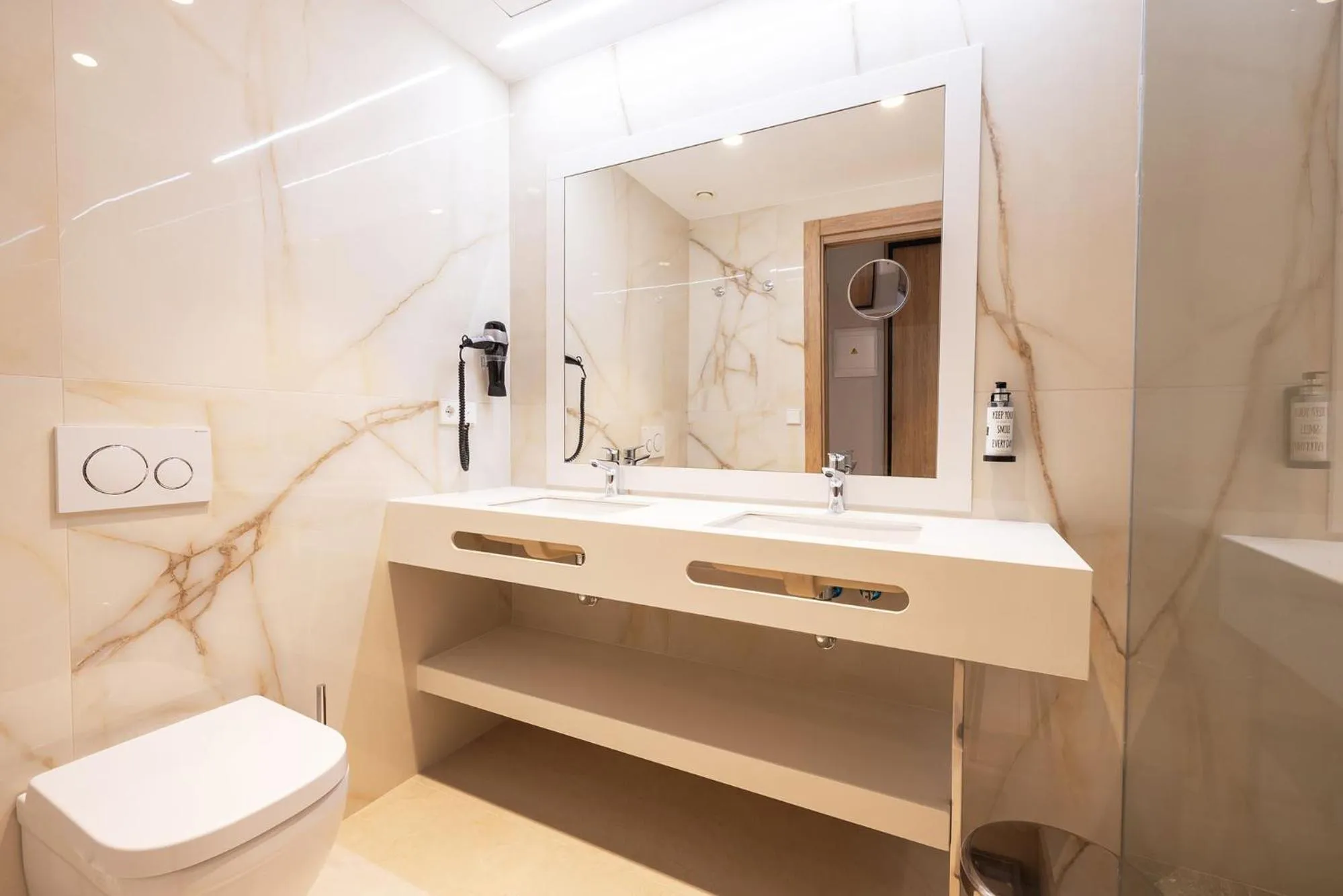 Bathroom in Hotel Gold Arcos 4 Sup - Opened May 2022
