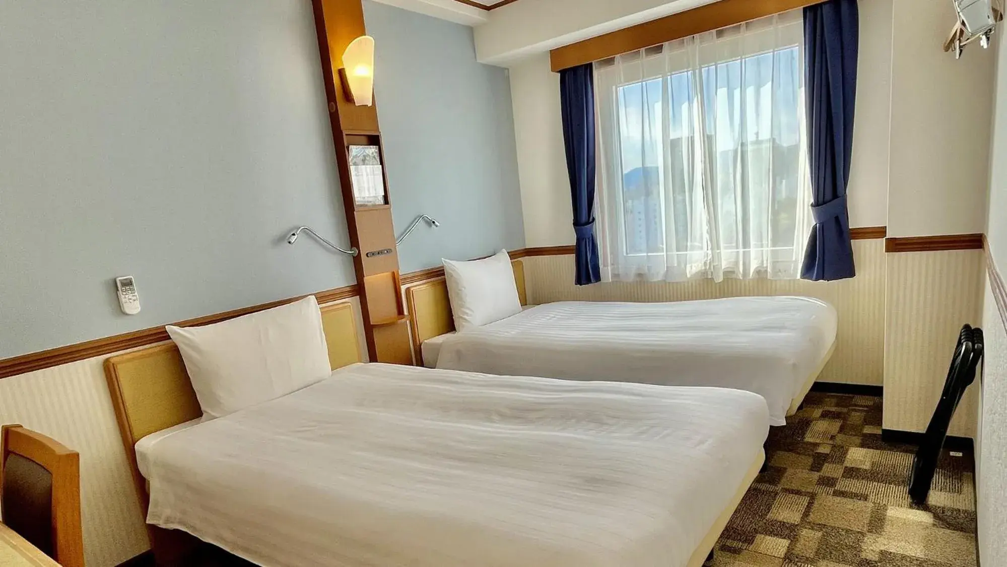 Twin Room - Smoking in Toyoko Inn Hiroshima Heiwa-odori Twin Room - Smoking in Toyoko Inn Hiroshima Heiwa-odori