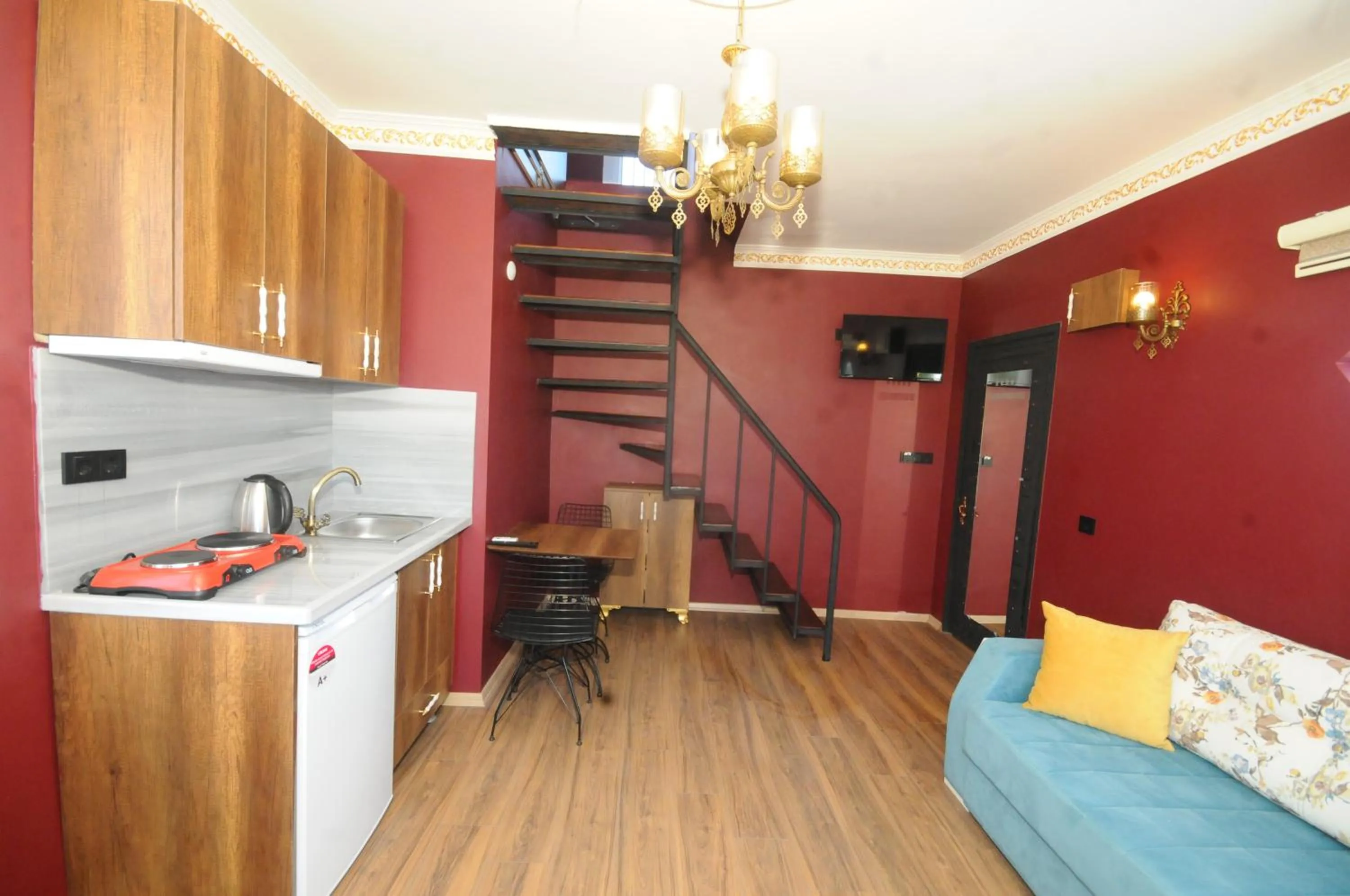 TV and multimedia in The Old Ottoman Castle