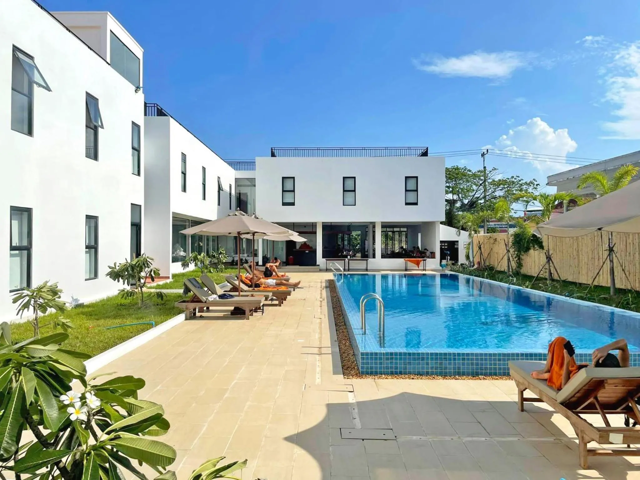 Swimming pool in Onederz Kampot