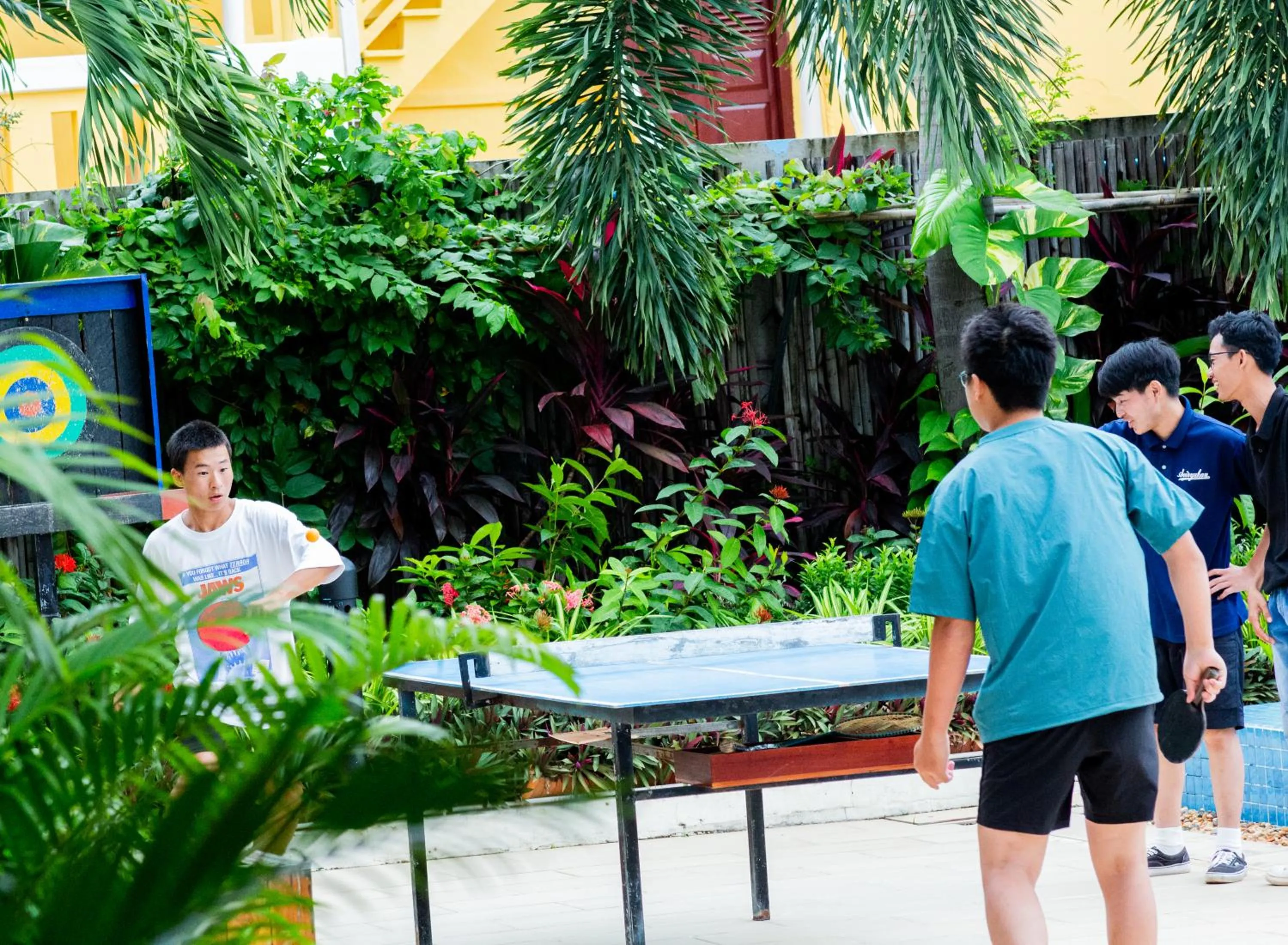 People in Onederz Kampot