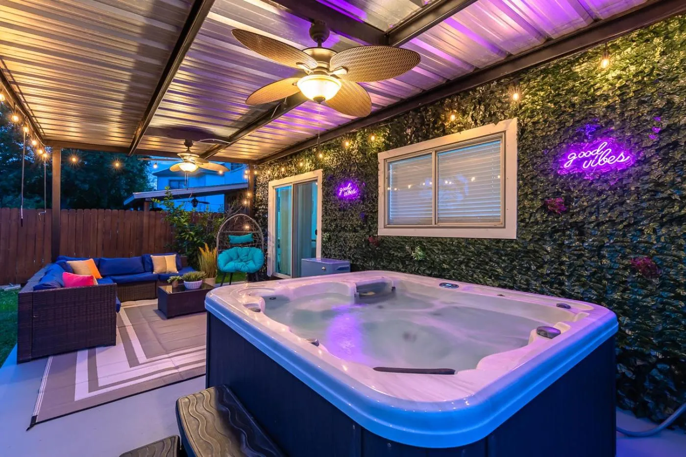 Three-Bedroom House in GameRoom, BBQ & Hot-tub by Lackland & SeaWorld
