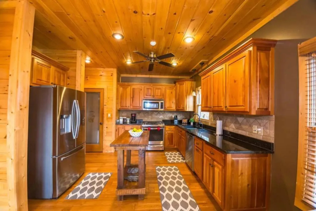 Secluded Cabin near Downtown Blue Ridge