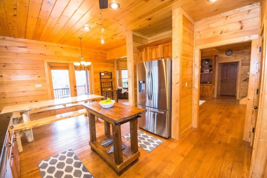 Secluded Cabin near Downtown Blue Ridge