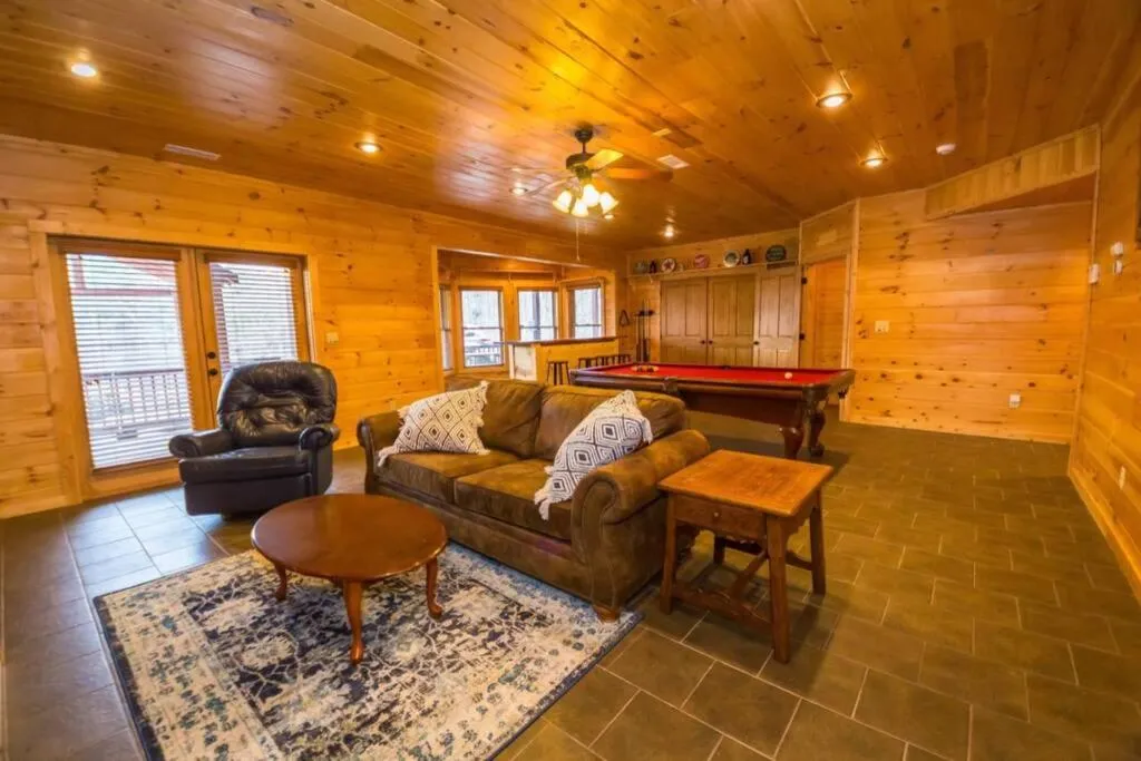 Secluded Cabin near Downtown Blue Ridge