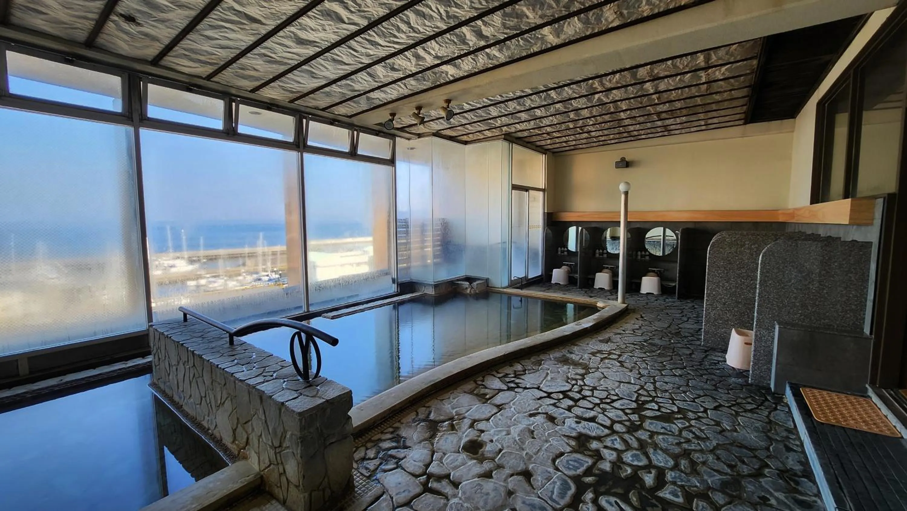 Hot Spring Bath in Hotel New Tsuruta
