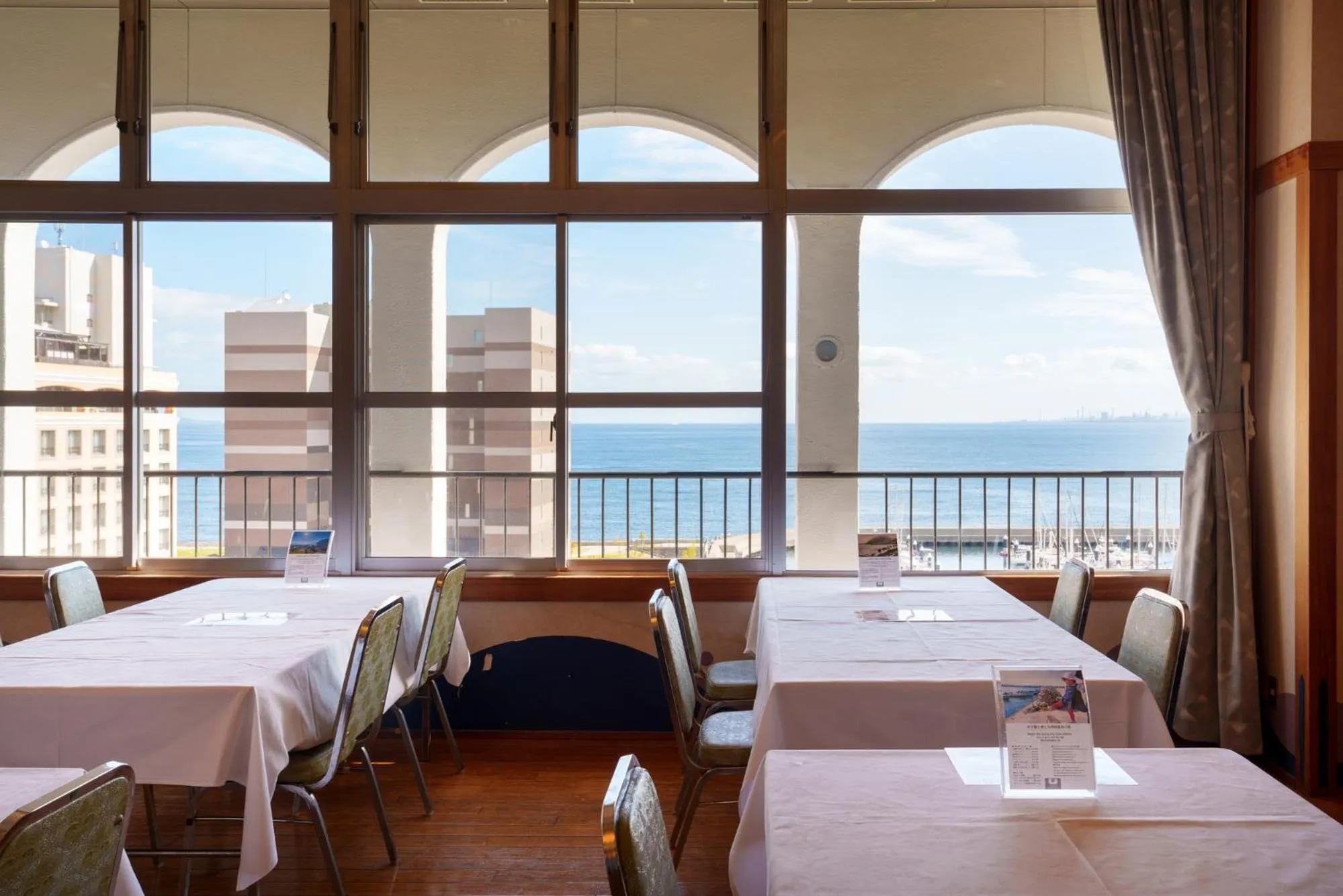 Restaurant/places to eat in Hotel New Tsuruta