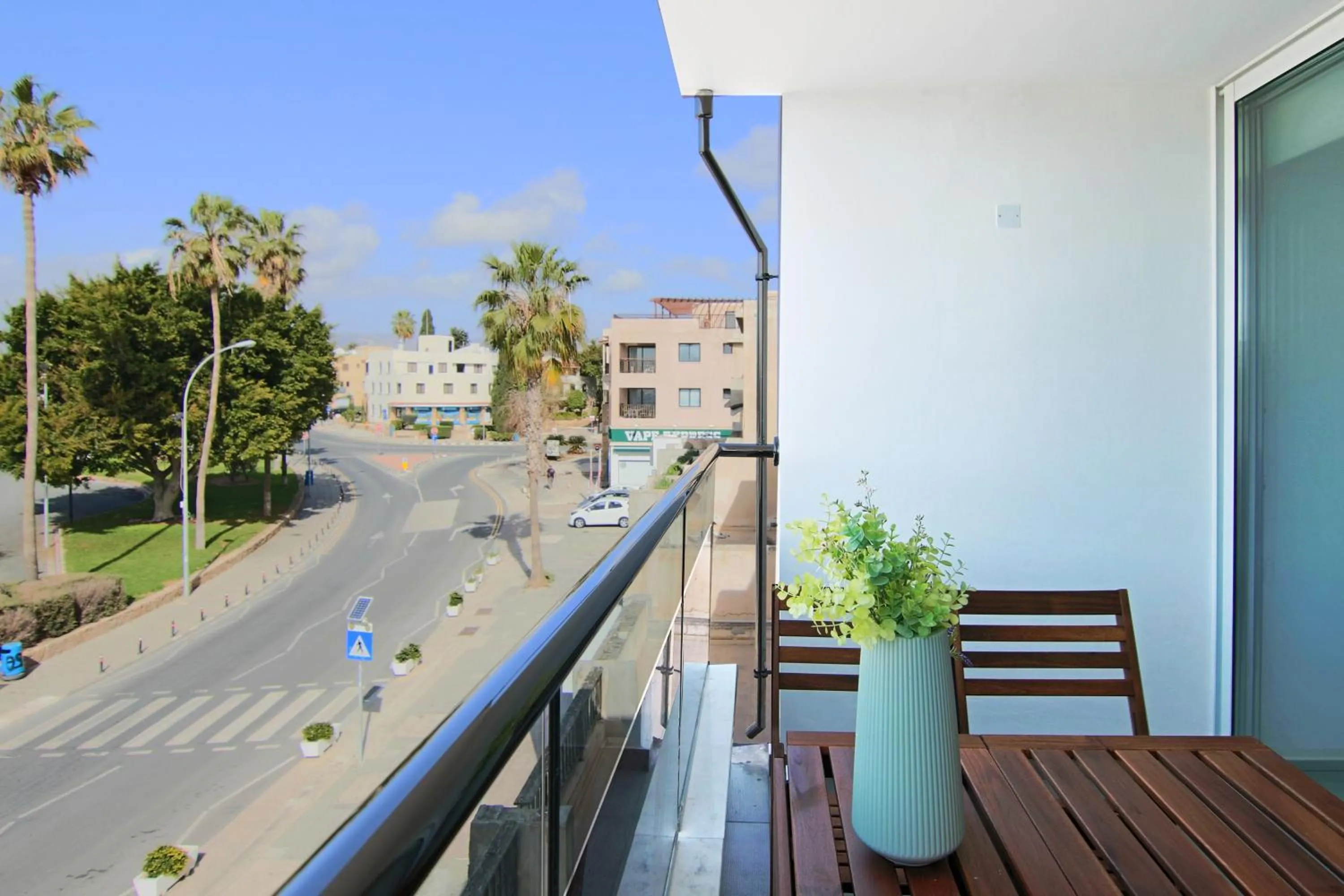 Balcony/Terrace in Phaedrus Living - Seaside Executive Flat Harbour 206