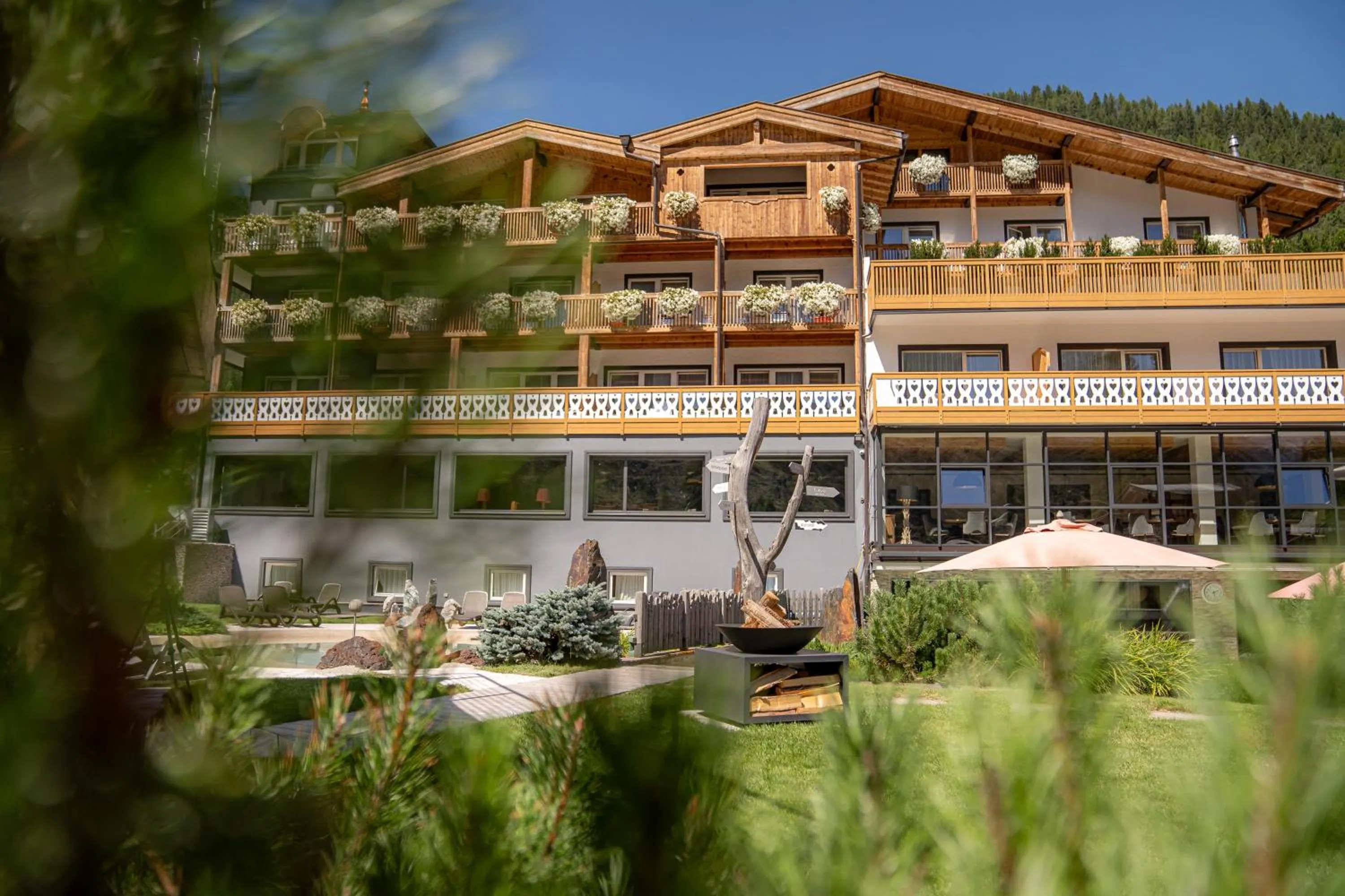 Property building in Croce Bianca Leisure & Spa Hotel