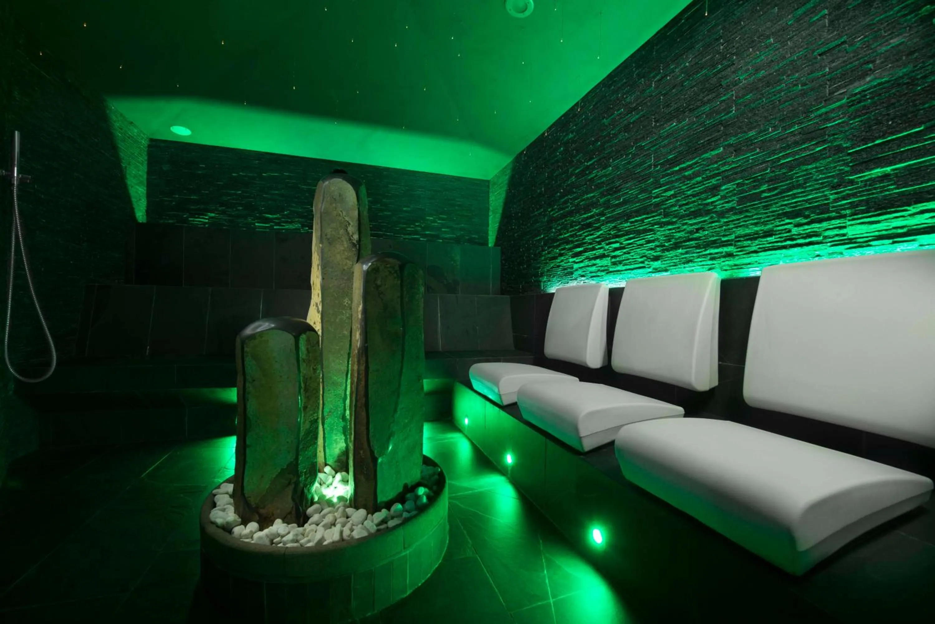 Steam room in Croce Bianca Leisure & Spa Hotel