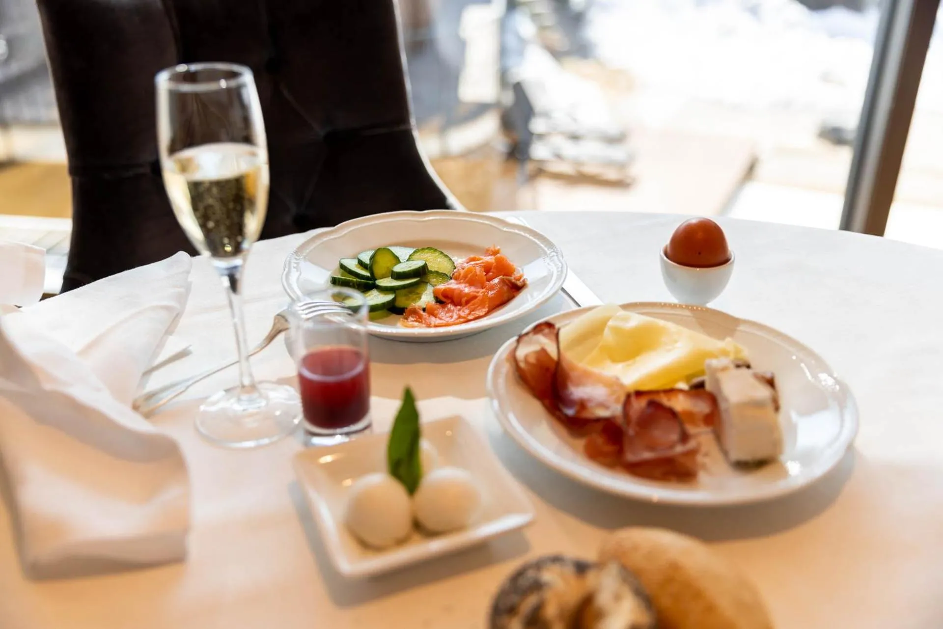 Continental breakfast in Croce Bianca Leisure & Spa Hotel