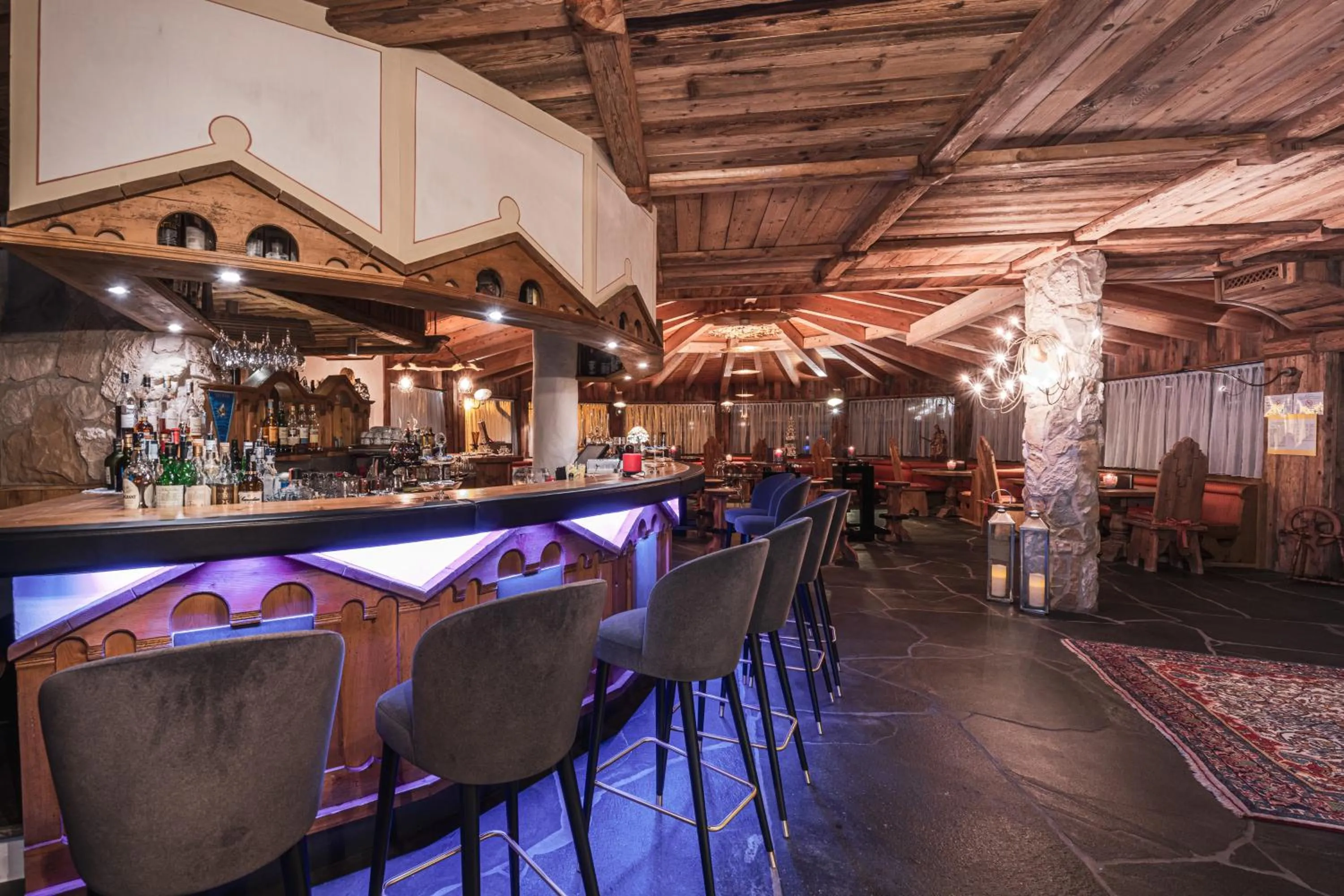 Lounge or bar in Croce Bianca Leisure & Spa Hotel