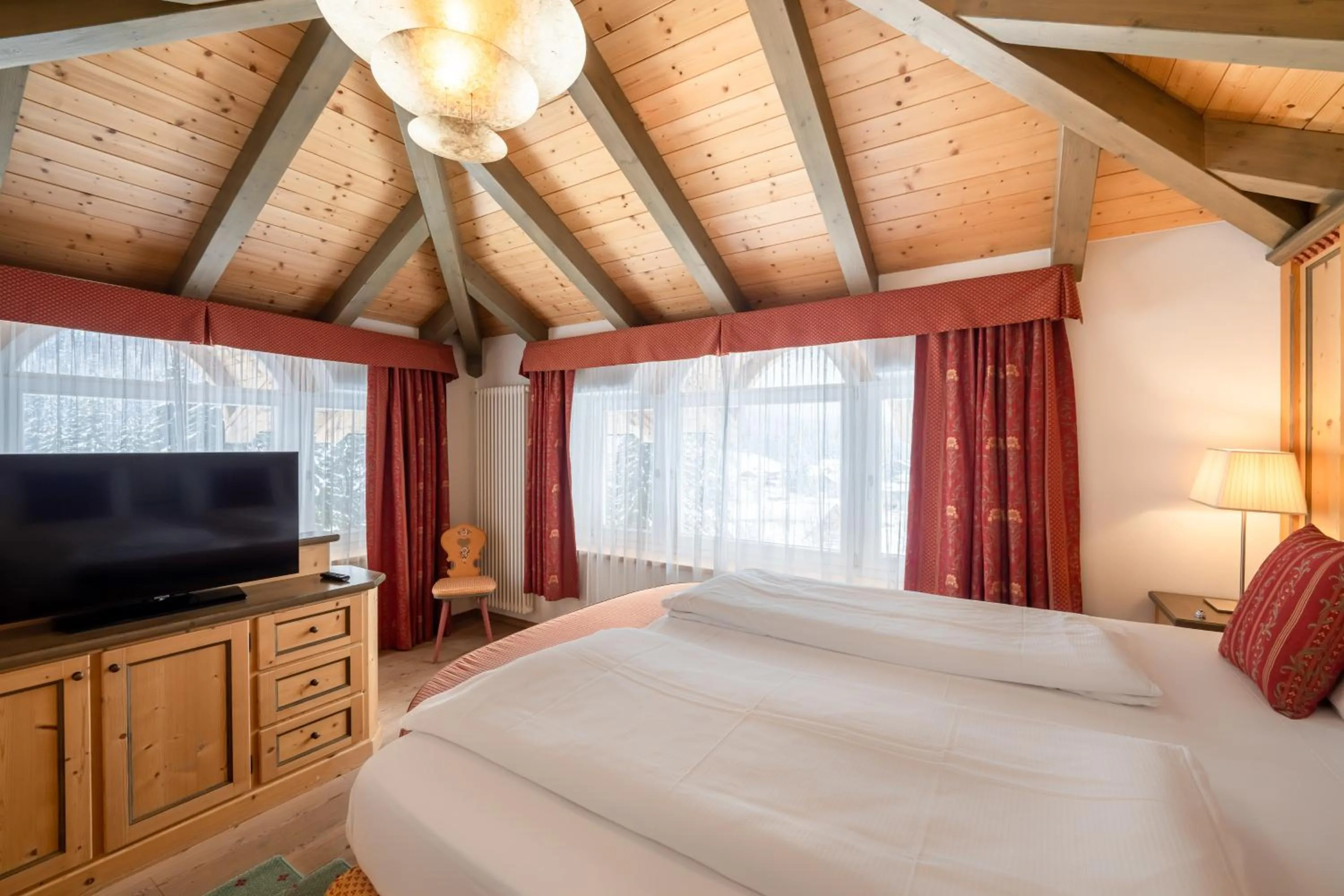Bedroom, Bed in Croce Bianca Leisure & Spa Hotel