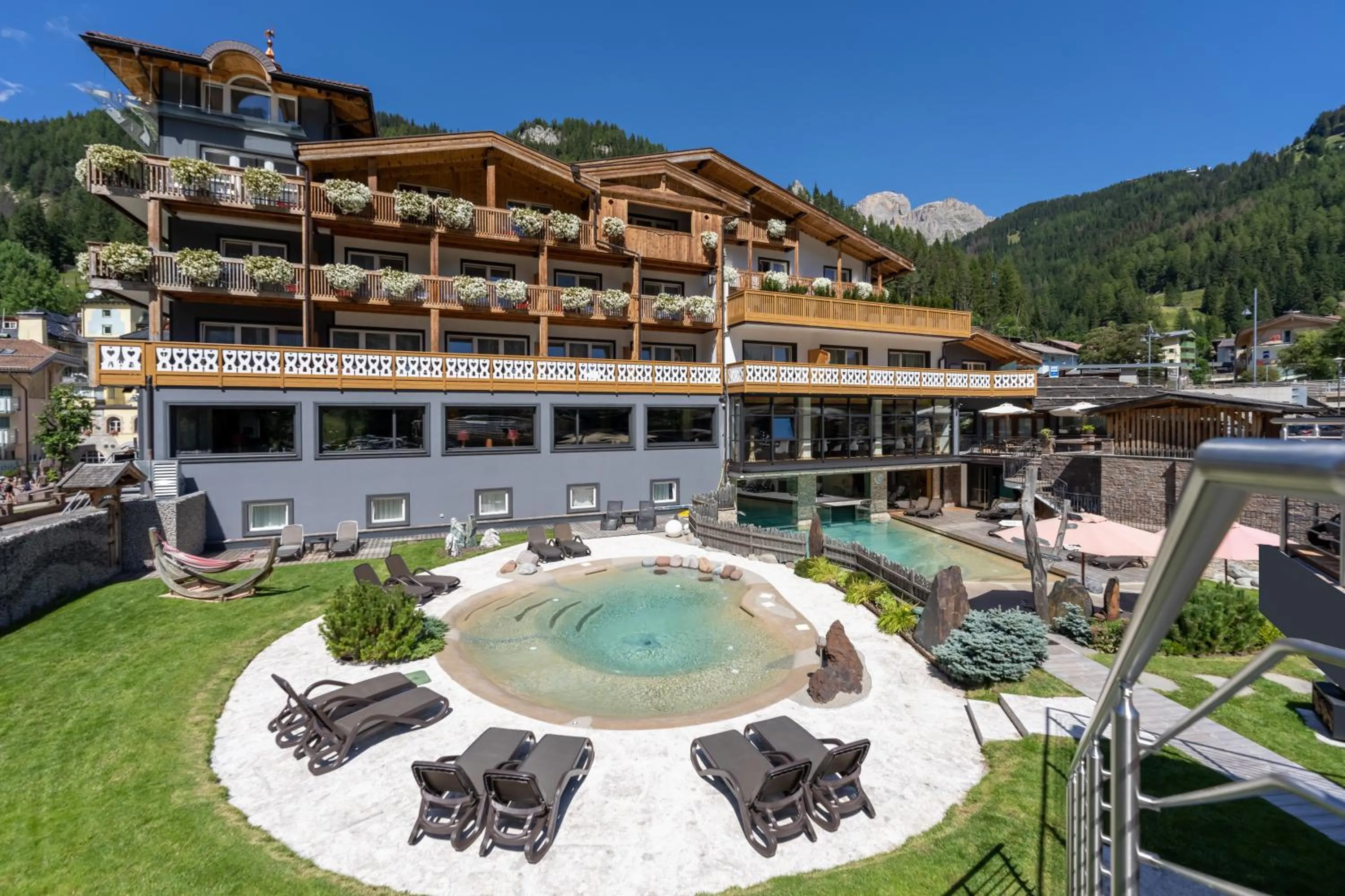 Property building in Croce Bianca Leisure & Spa Hotel