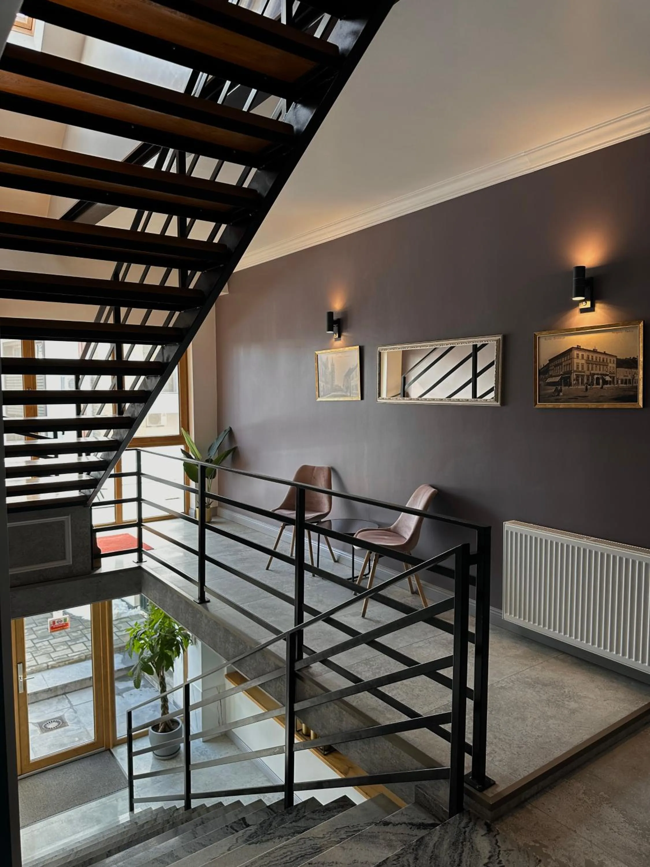 Coffee/tea facilities in English House