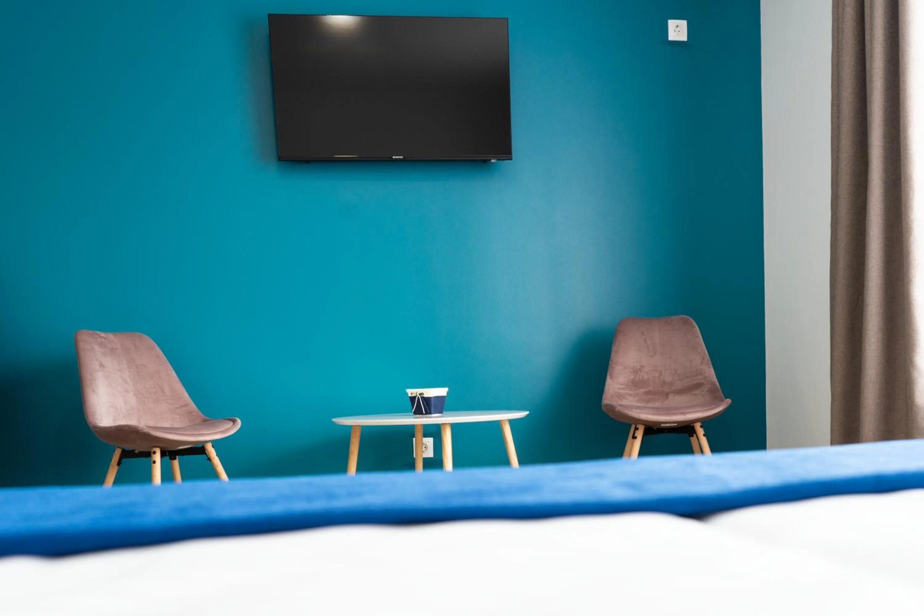 TV and multimedia, Bed in English House