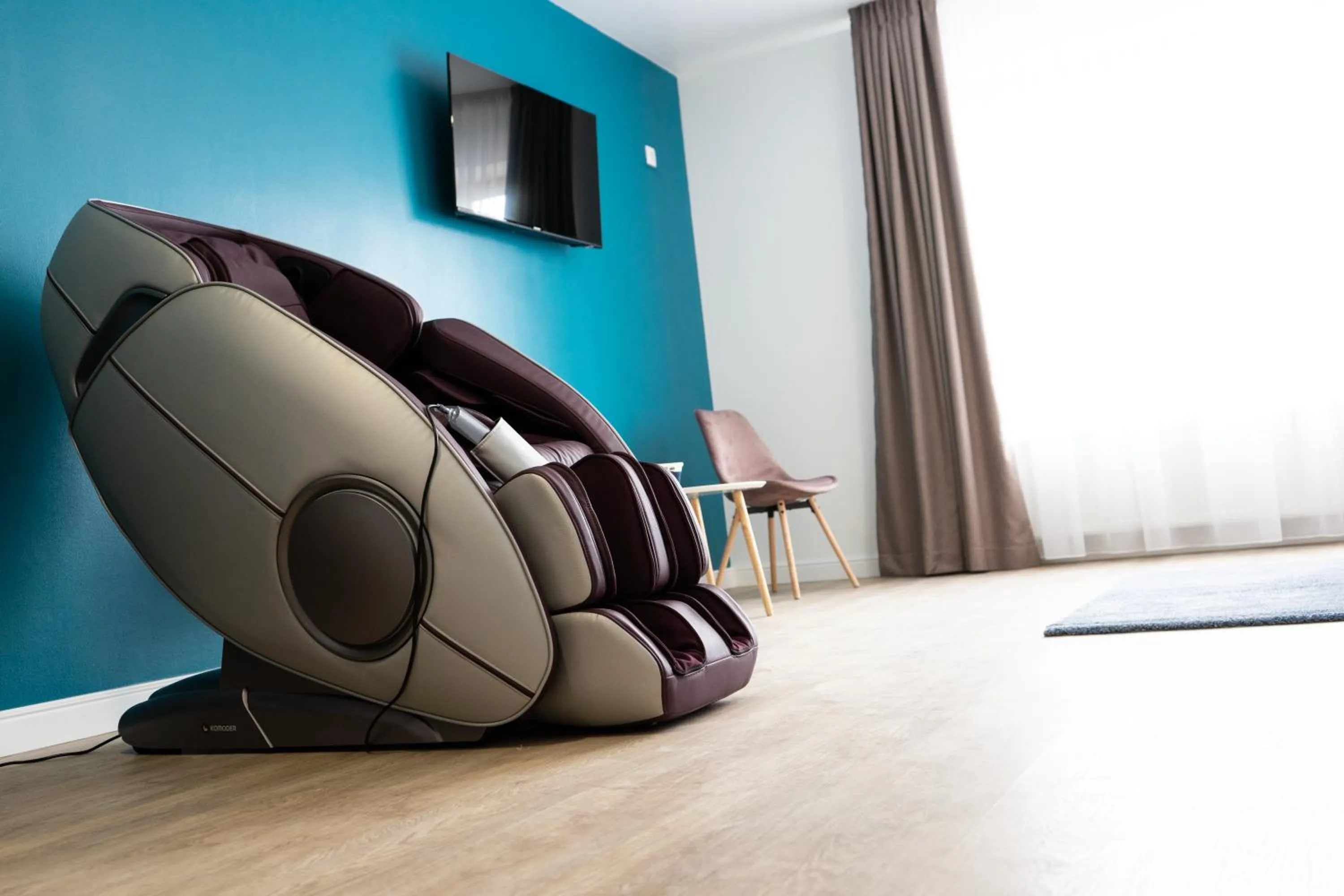 TV and multimedia in English House