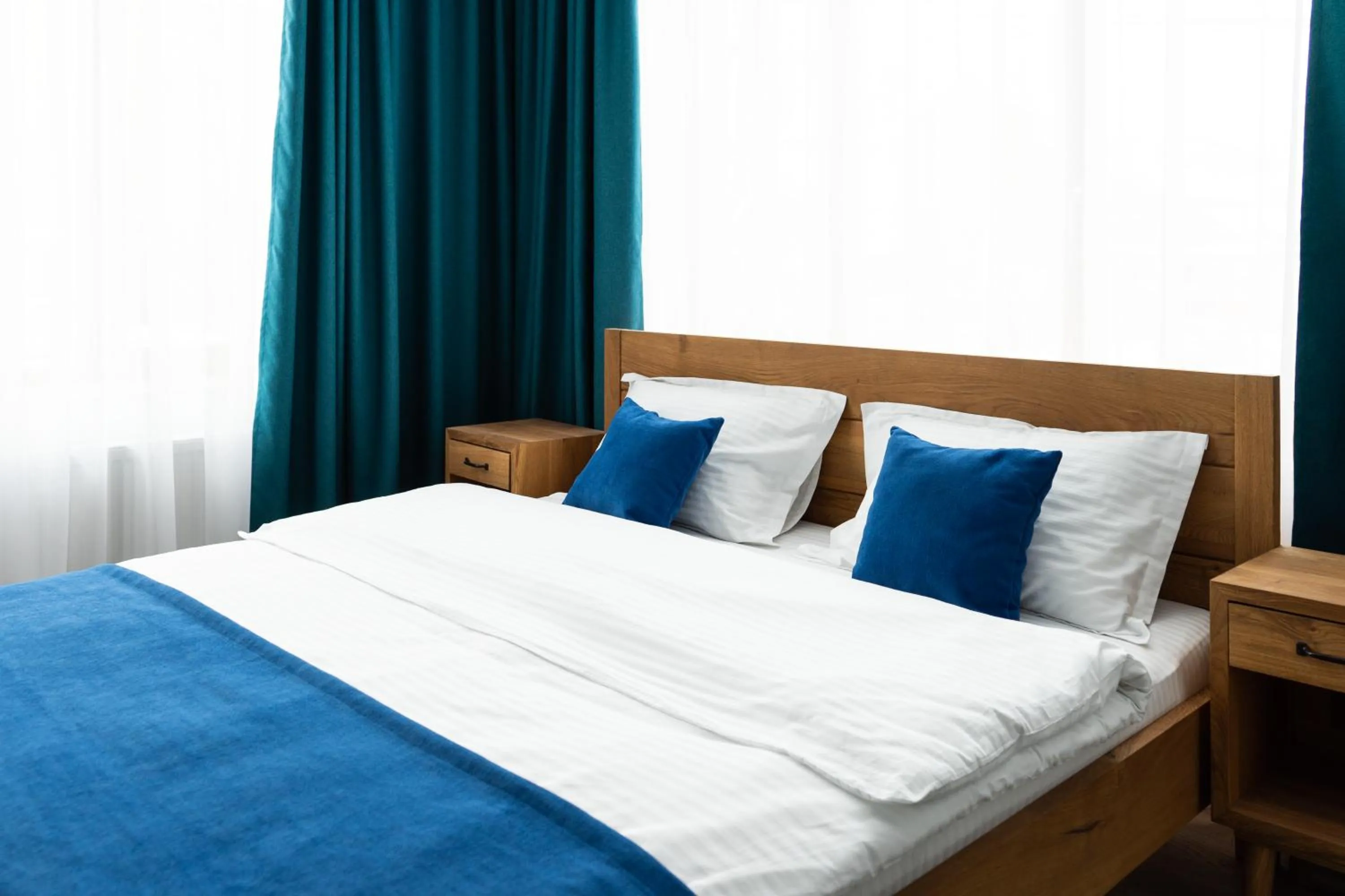 Bedroom, Bed in English House