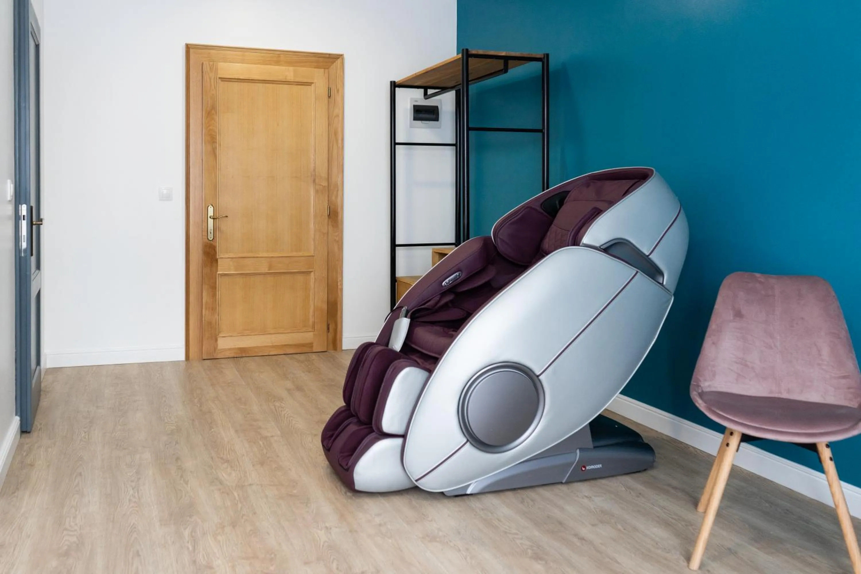 Massage in English House