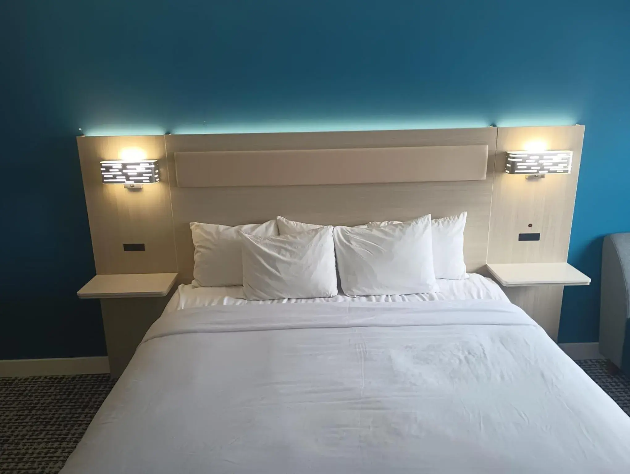 Property building, Bed in Heritage House Inn on Cape Cod, an Ascend Collection Hotel Property building, Bed in Heritage House Inn on Cape Cod, an Ascend Collection Hotel