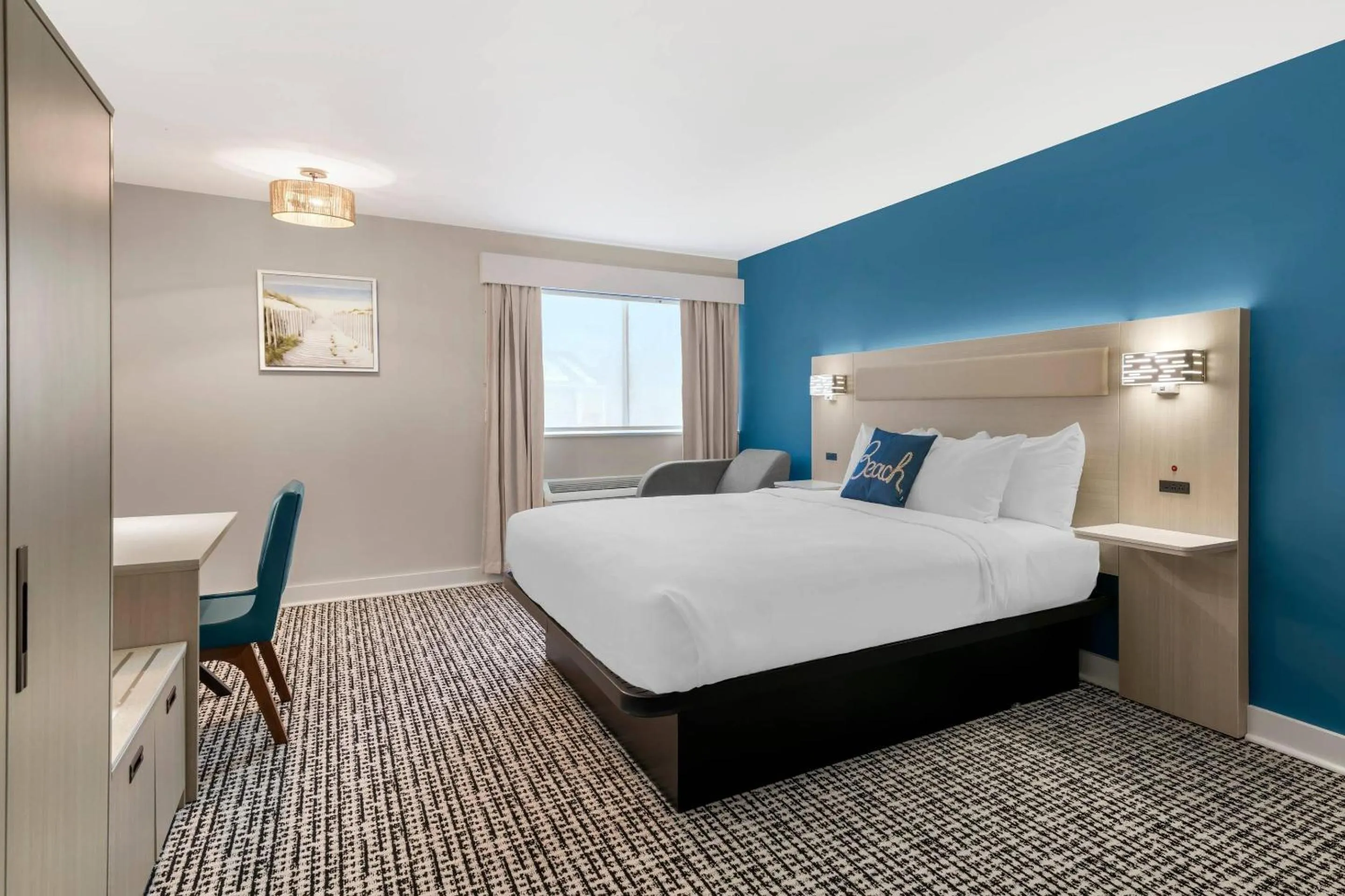 Bedroom, Bed in Heritage House Inn on Cape Cod, an Ascend Collection Hotel