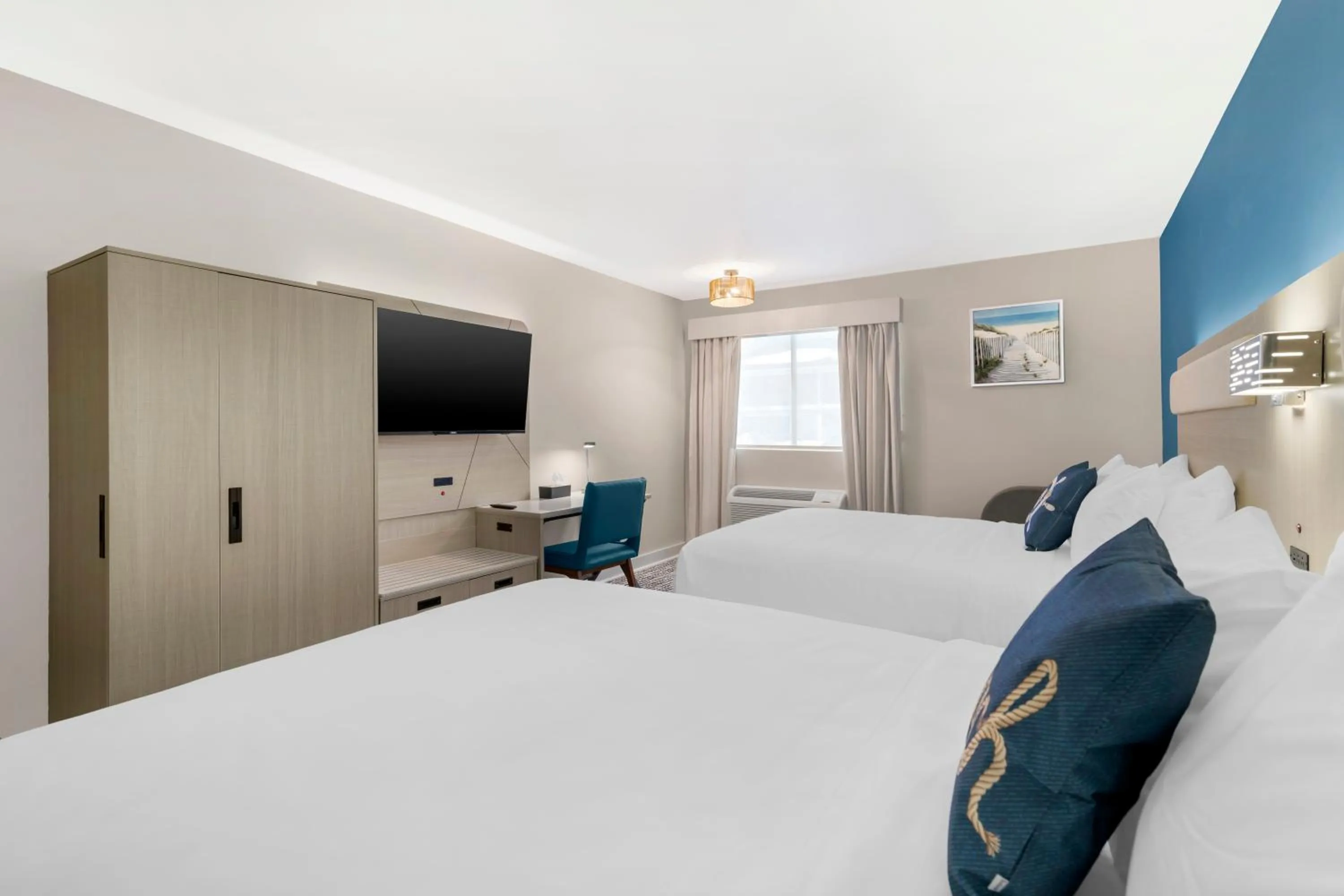 Bedroom, Bed in Heritage House Inn on Cape Cod, an Ascend Collection Hotel