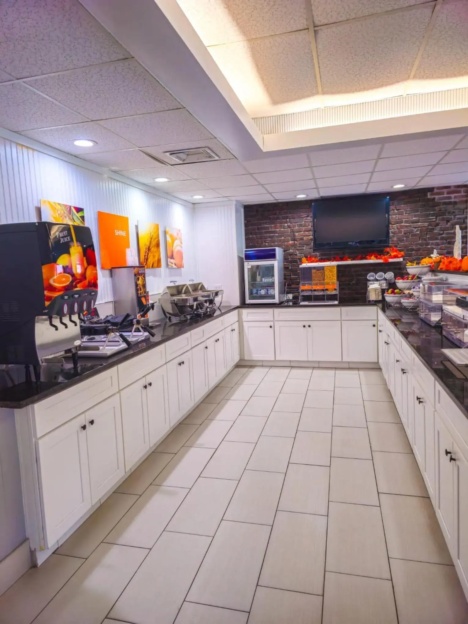 Breakfast in Heritage House Inn on Cape Cod, an Ascend Collection Hotel Breakfast in Heritage House Inn on Cape Cod, an Ascend Collection Hotel