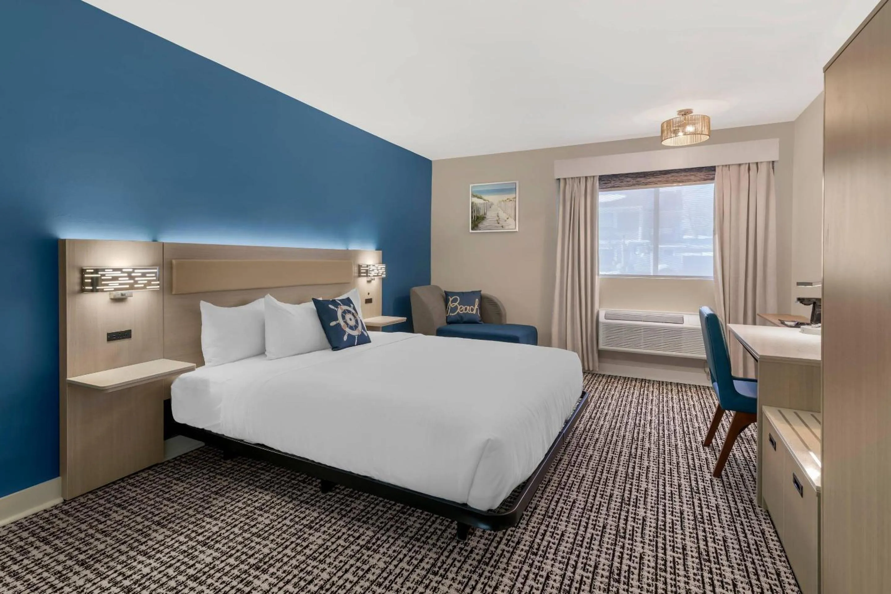 Bedroom, Bed in Heritage House Inn on Cape Cod, an Ascend Collection Hotel