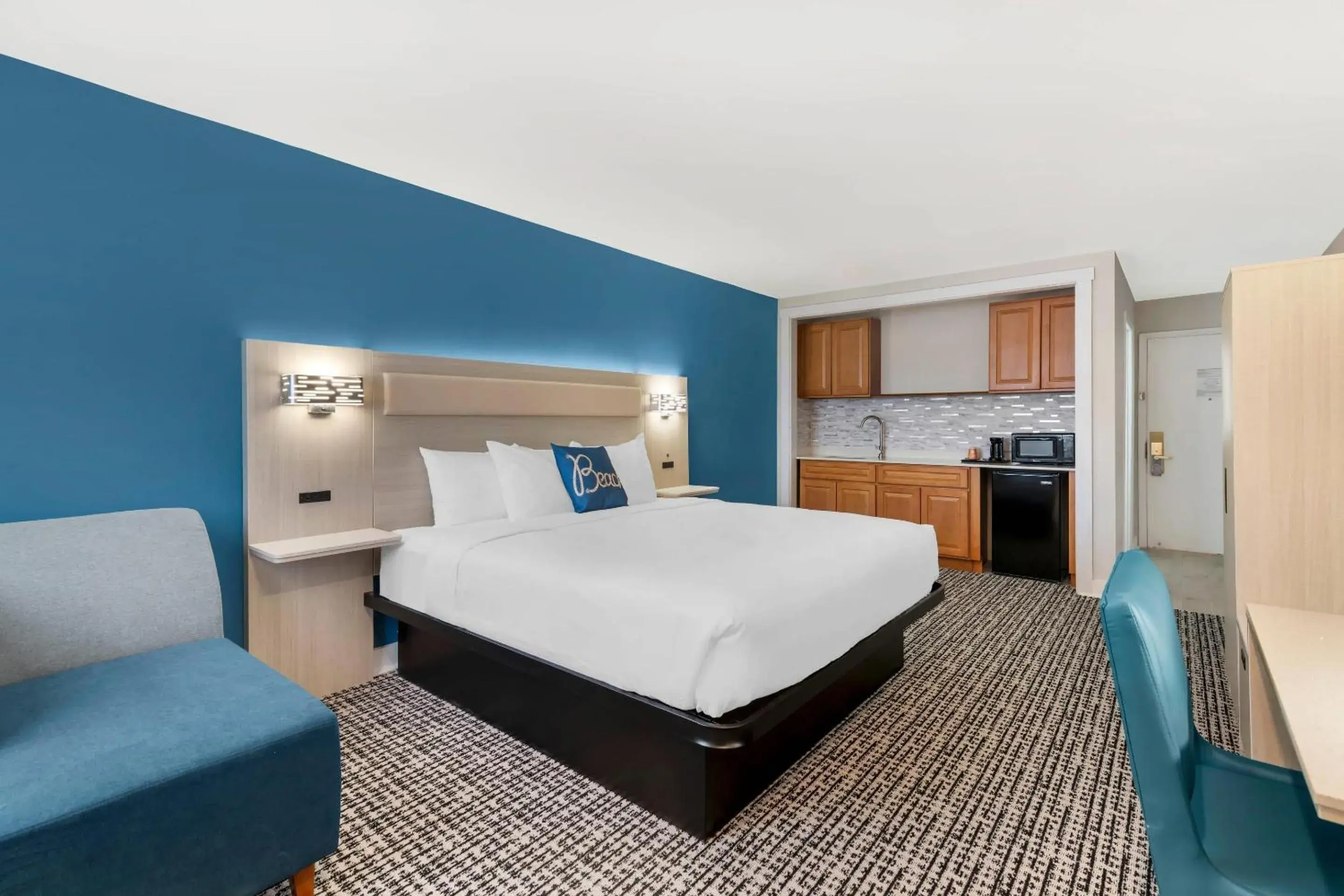 Bedroom, Bed in Heritage House Inn on Cape Cod, an Ascend Collection Hotel Bedroom, Bed in Heritage House Inn on Cape Cod, an Ascend Collection Hotel