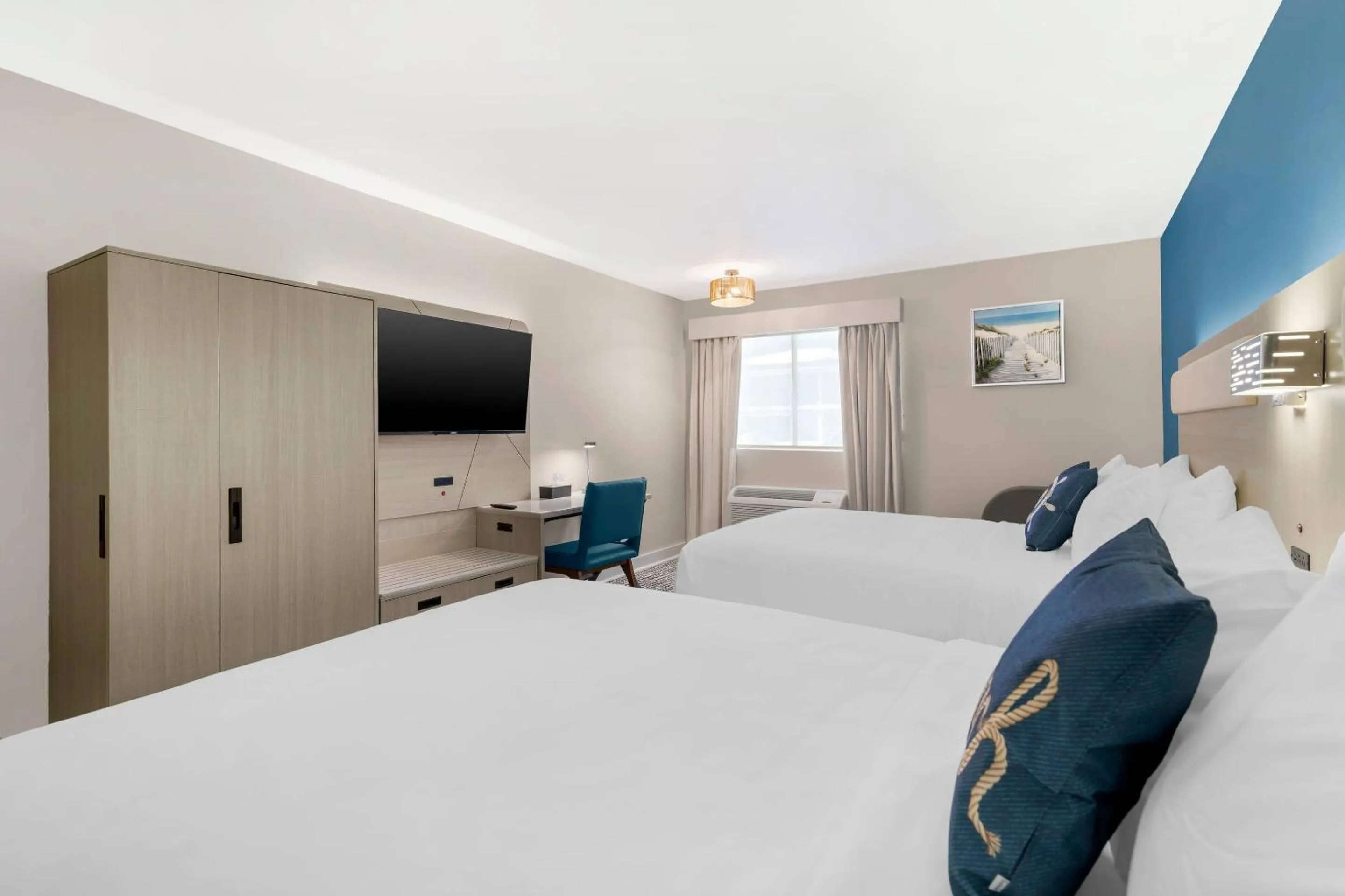 Bedroom, Bed in Heritage House Inn on Cape Cod, an Ascend Collection Hotel