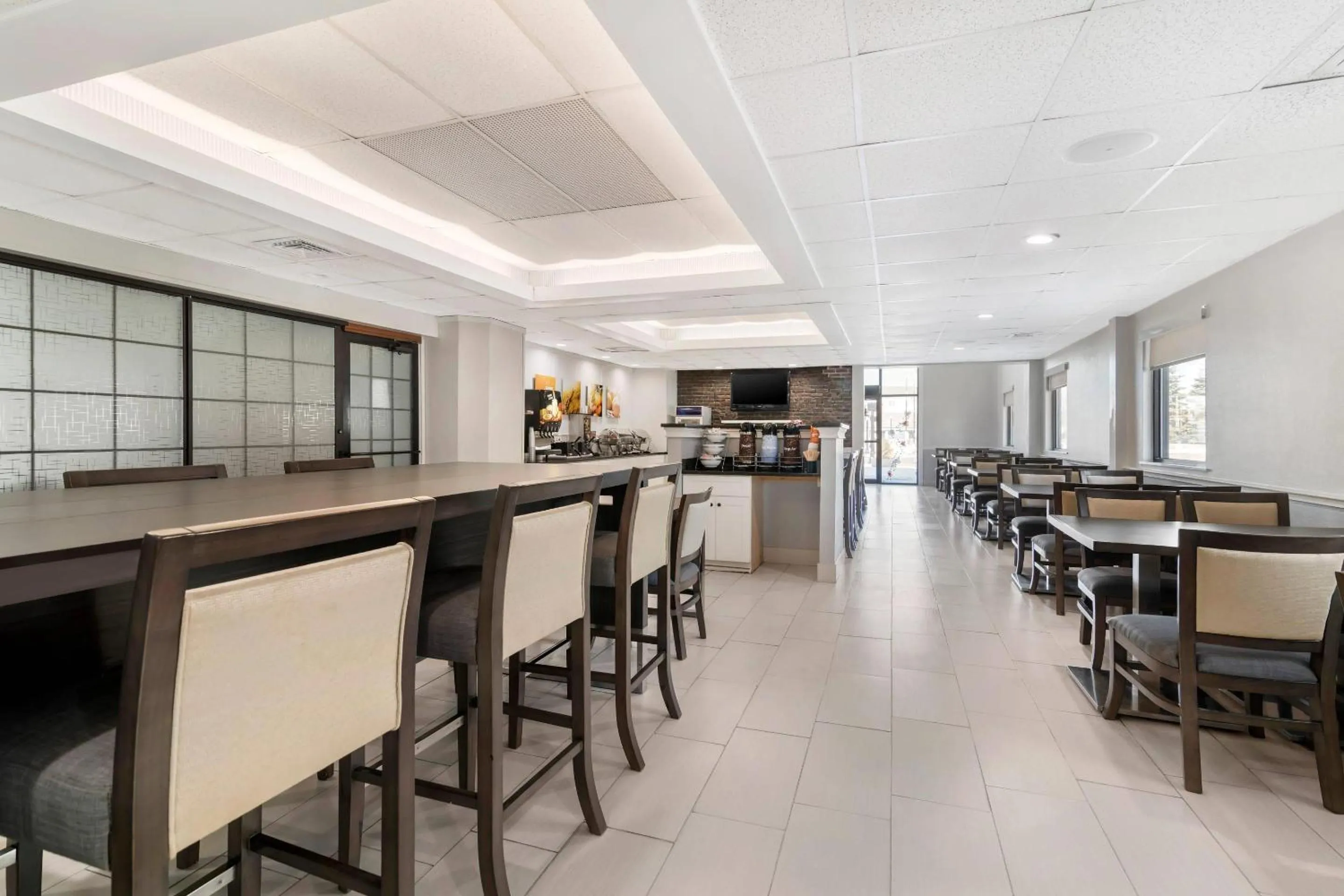 Breakfast in Heritage House Inn on Cape Cod, an Ascend Collection Hotel