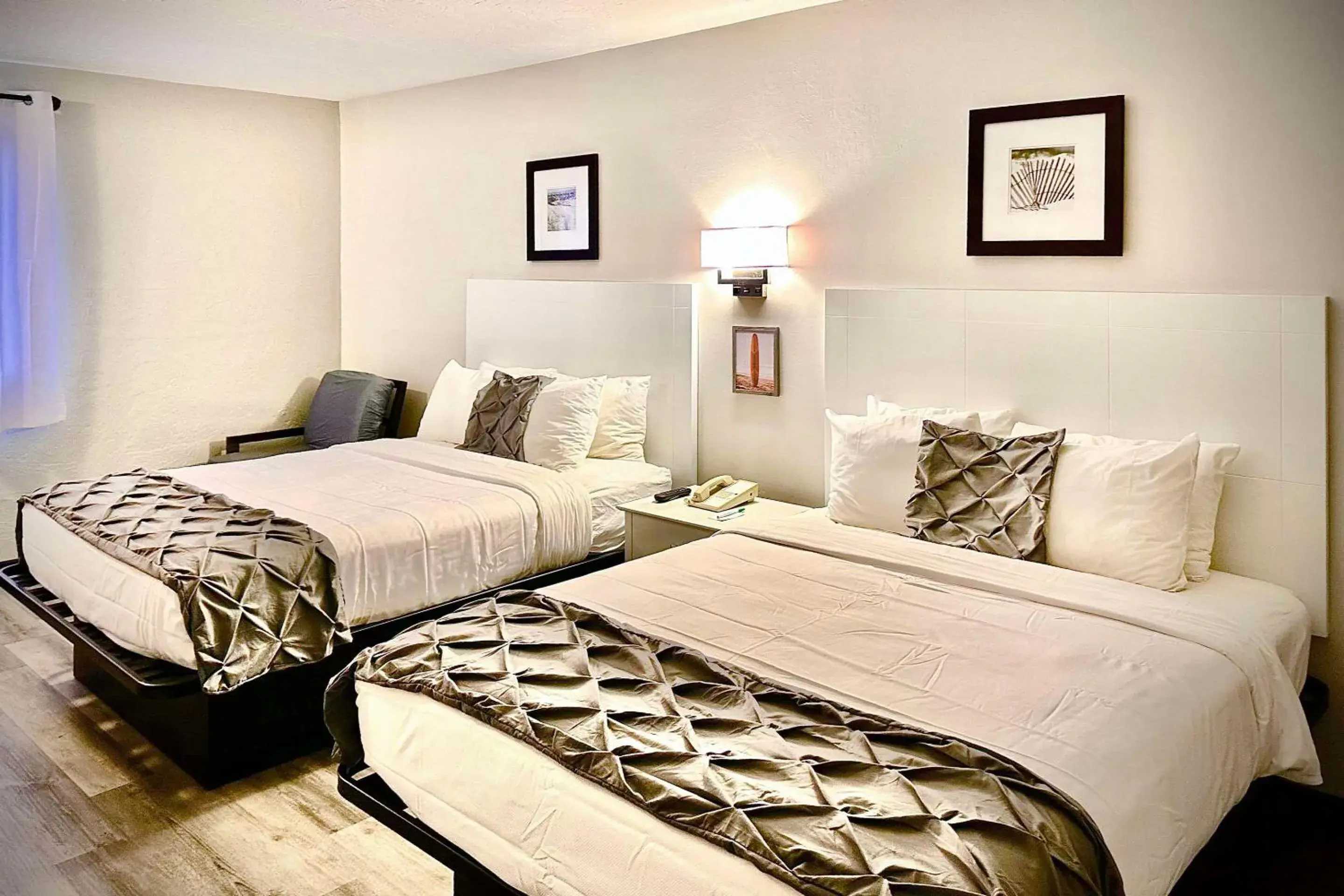 Bedroom, Bed in Heritage House Inn on Cape Cod, an Ascend Collection Hotel Bedroom, Bed in Heritage House Inn on Cape Cod, an Ascend Collection Hotel