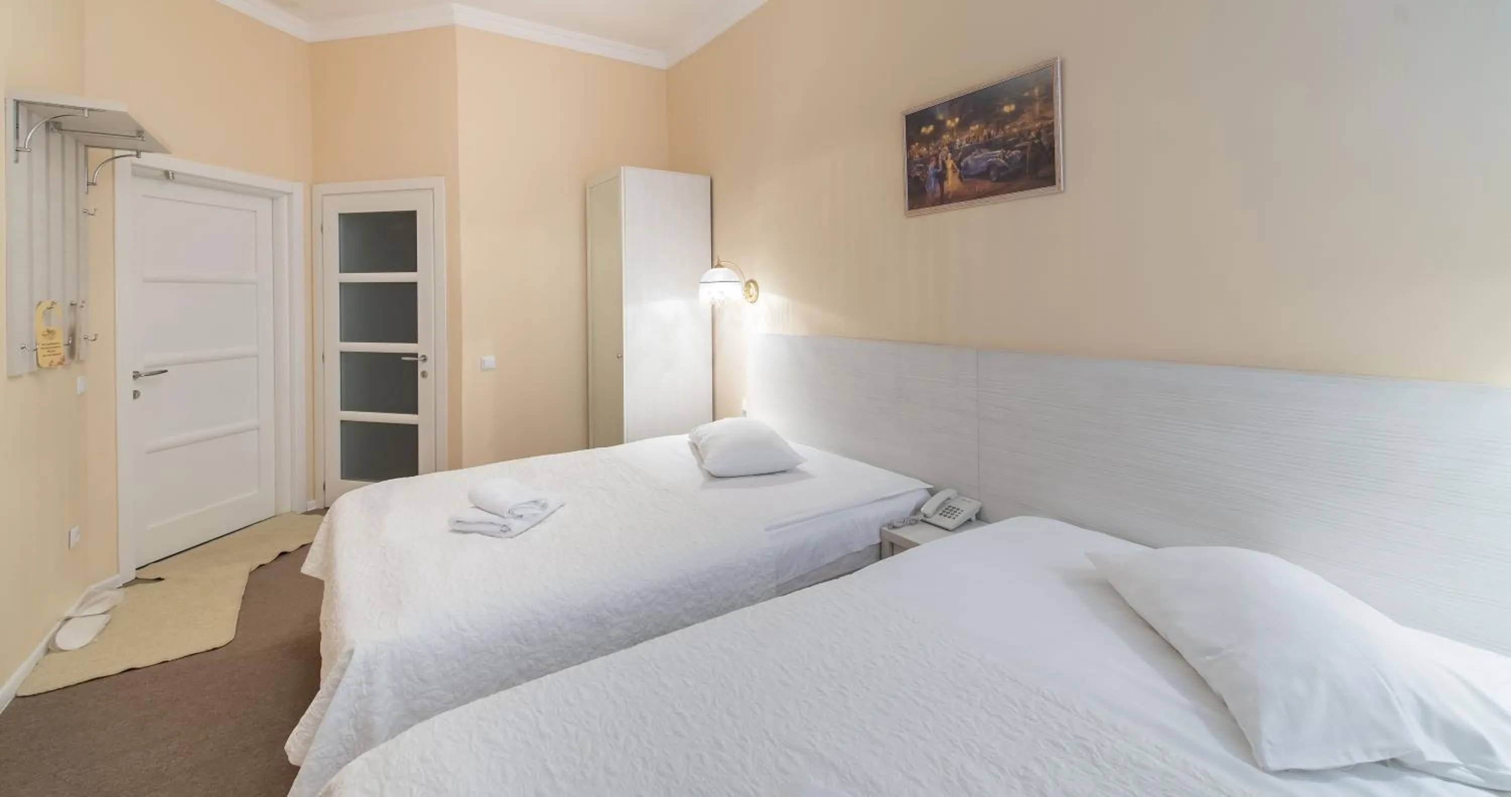 Photo of the whole room, Bed in light hotel & hub