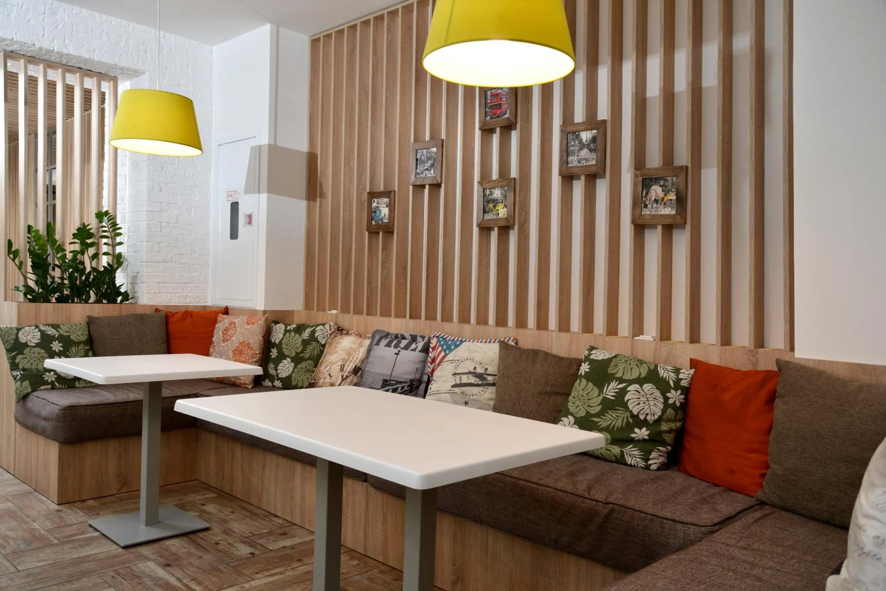 Photo of the whole room in light hotel & hub