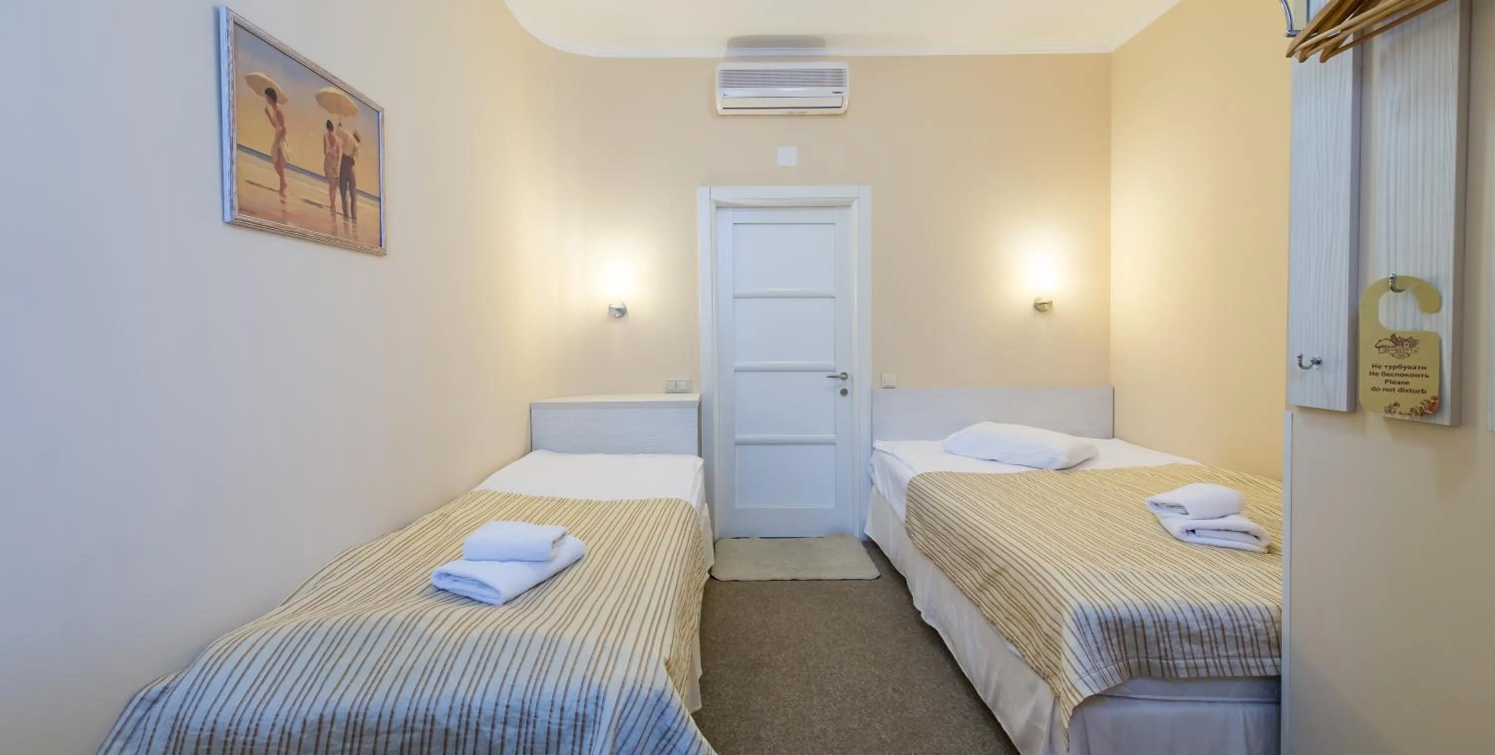 Photo of the whole room, Bed in light hotel & hub
