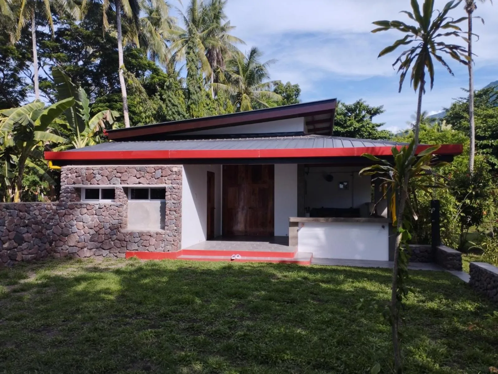 Property building in SomeWhere Else Boutique Resort