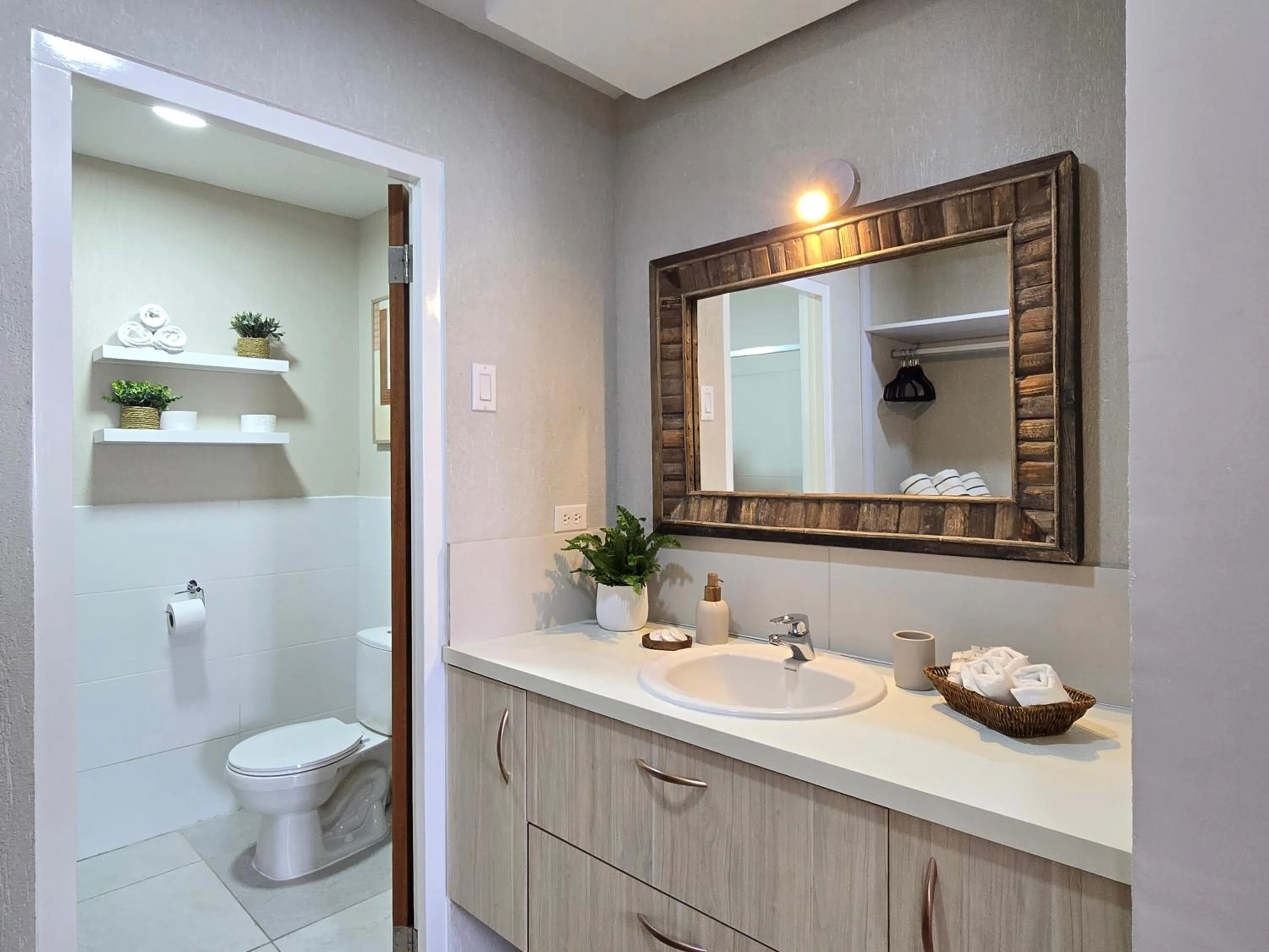 Bathroom in Rooi Santo Residence