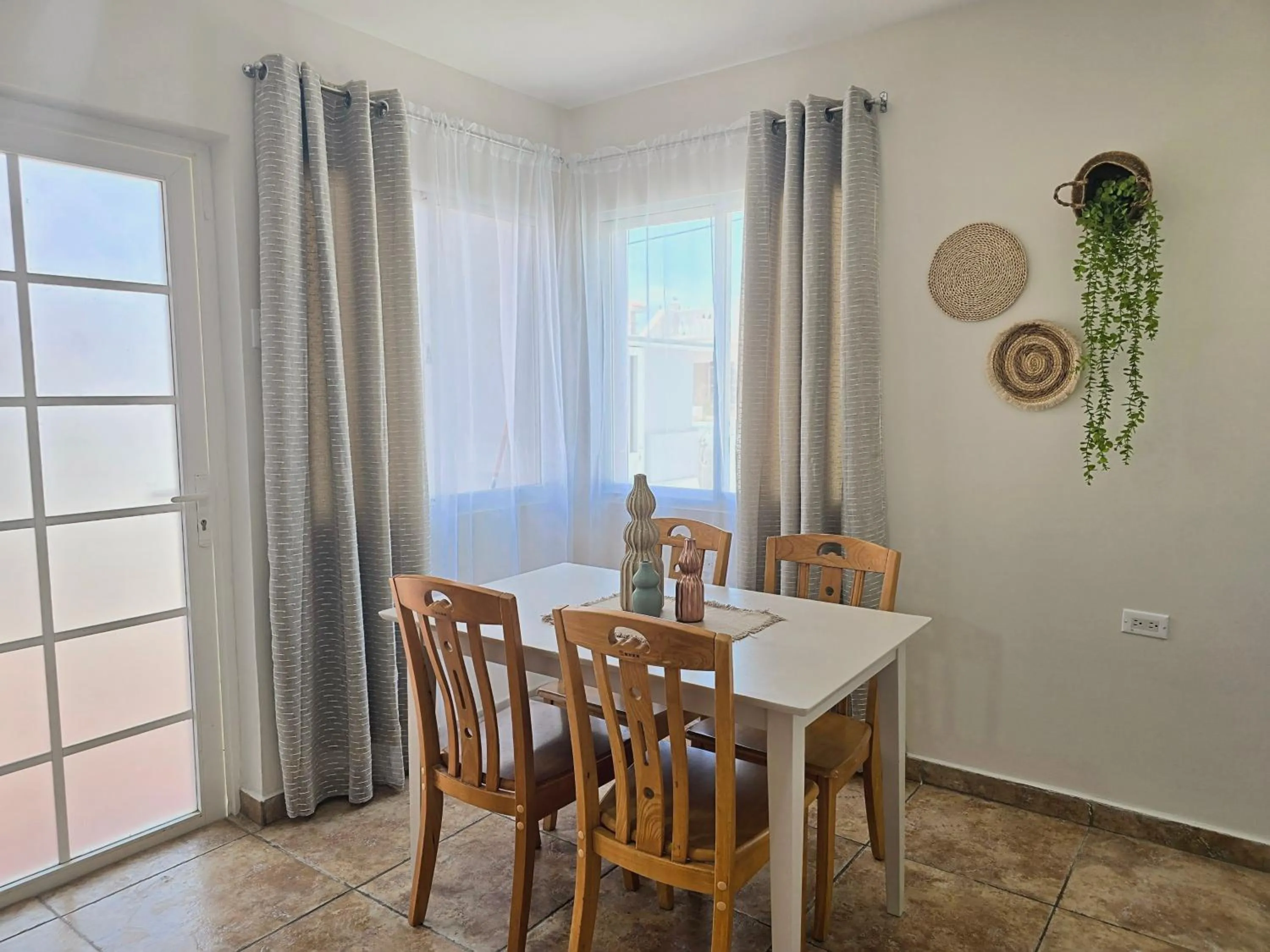 Dinner in Rooi Santo Residence