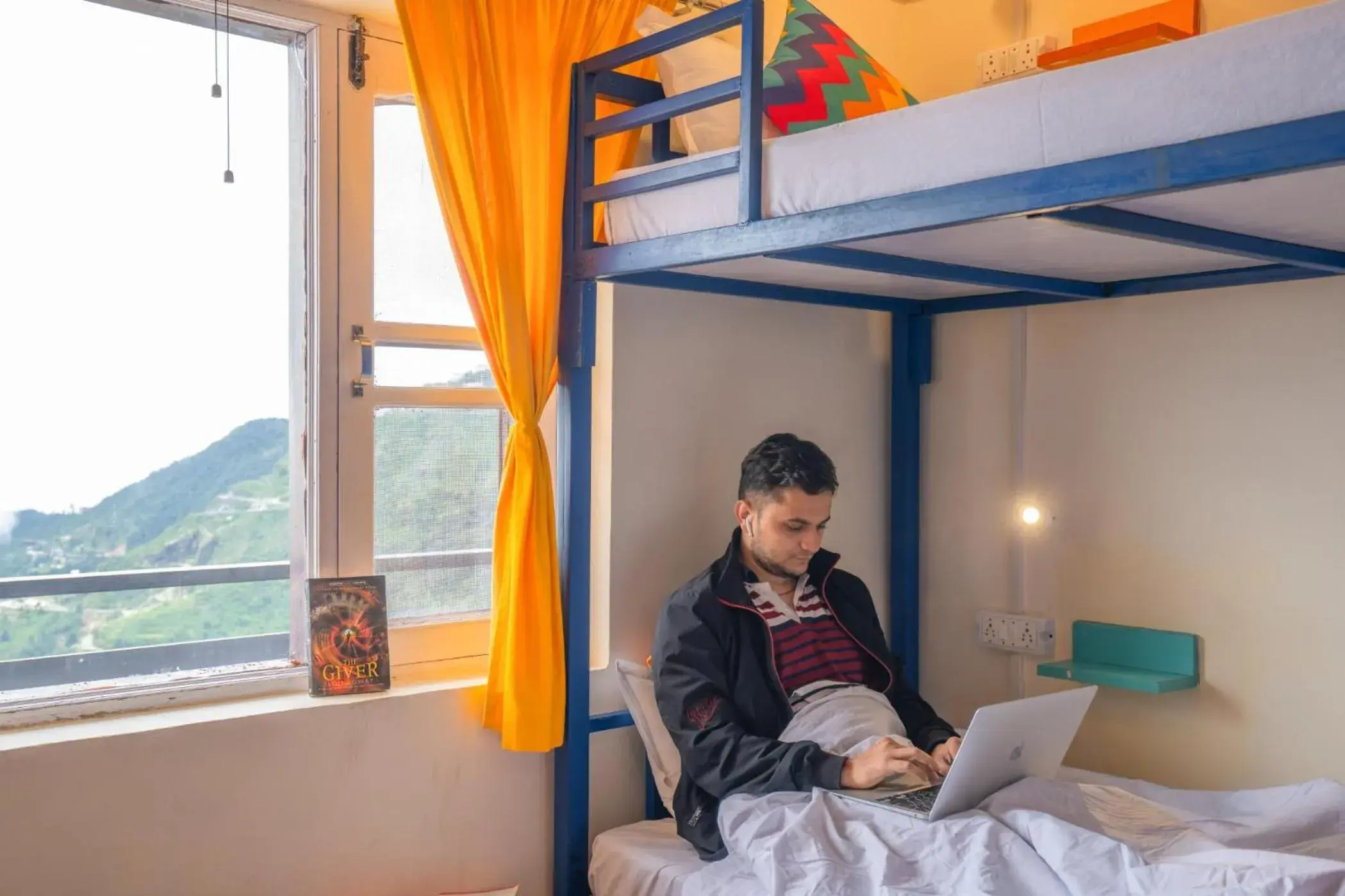 Mountain view, Bed in goSTOPS Mussoorie, Library Road Mountain view, Bed in goSTOPS Mussoorie, Library Road