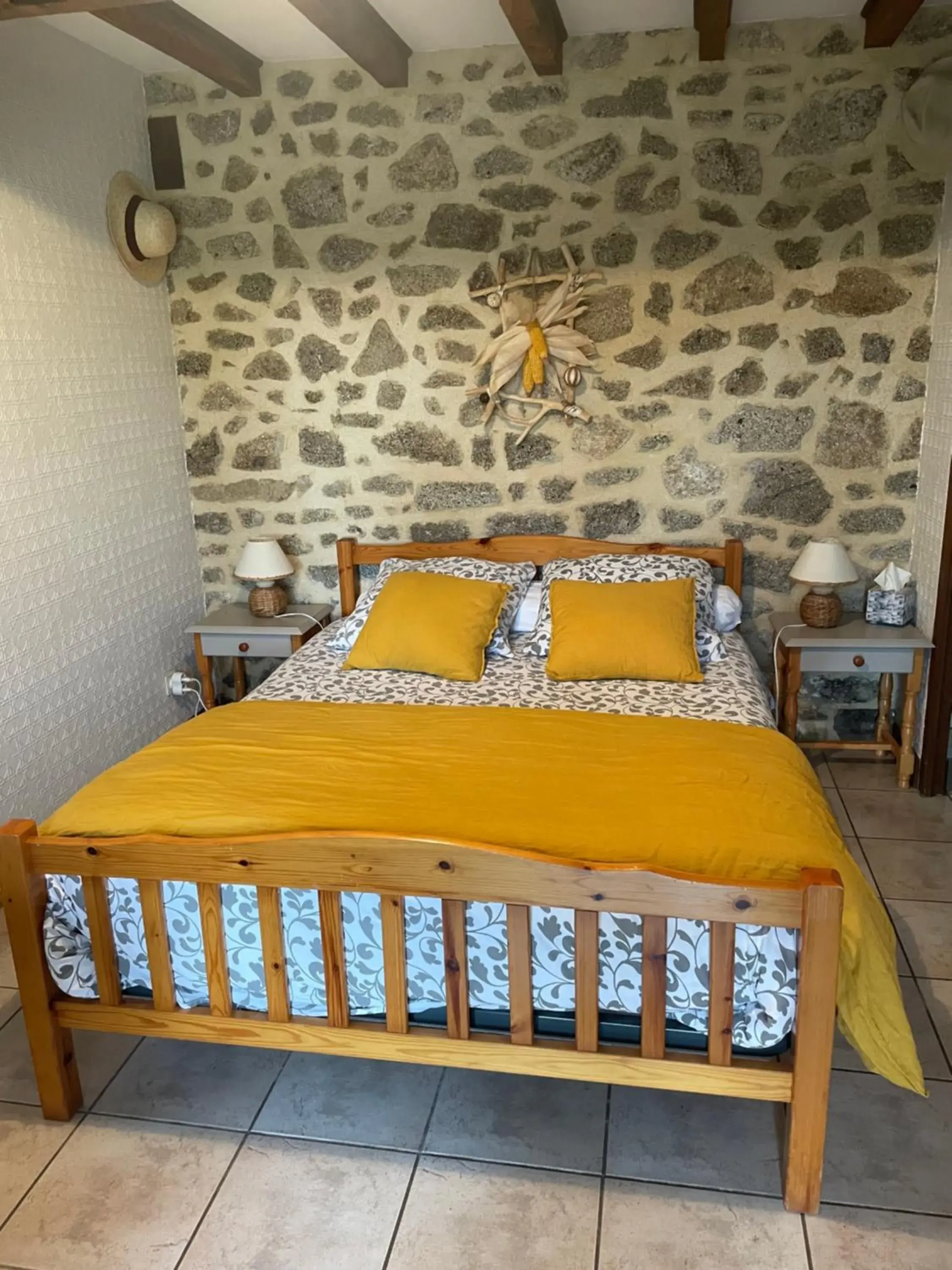 Double Room - single occupancy in Maison d'hôtes Ourdeaux et Gite Chez Rouchon Double Room - single occupancy in Maison d'hôtes Ourdeaux et Gite Chez Rouchon
