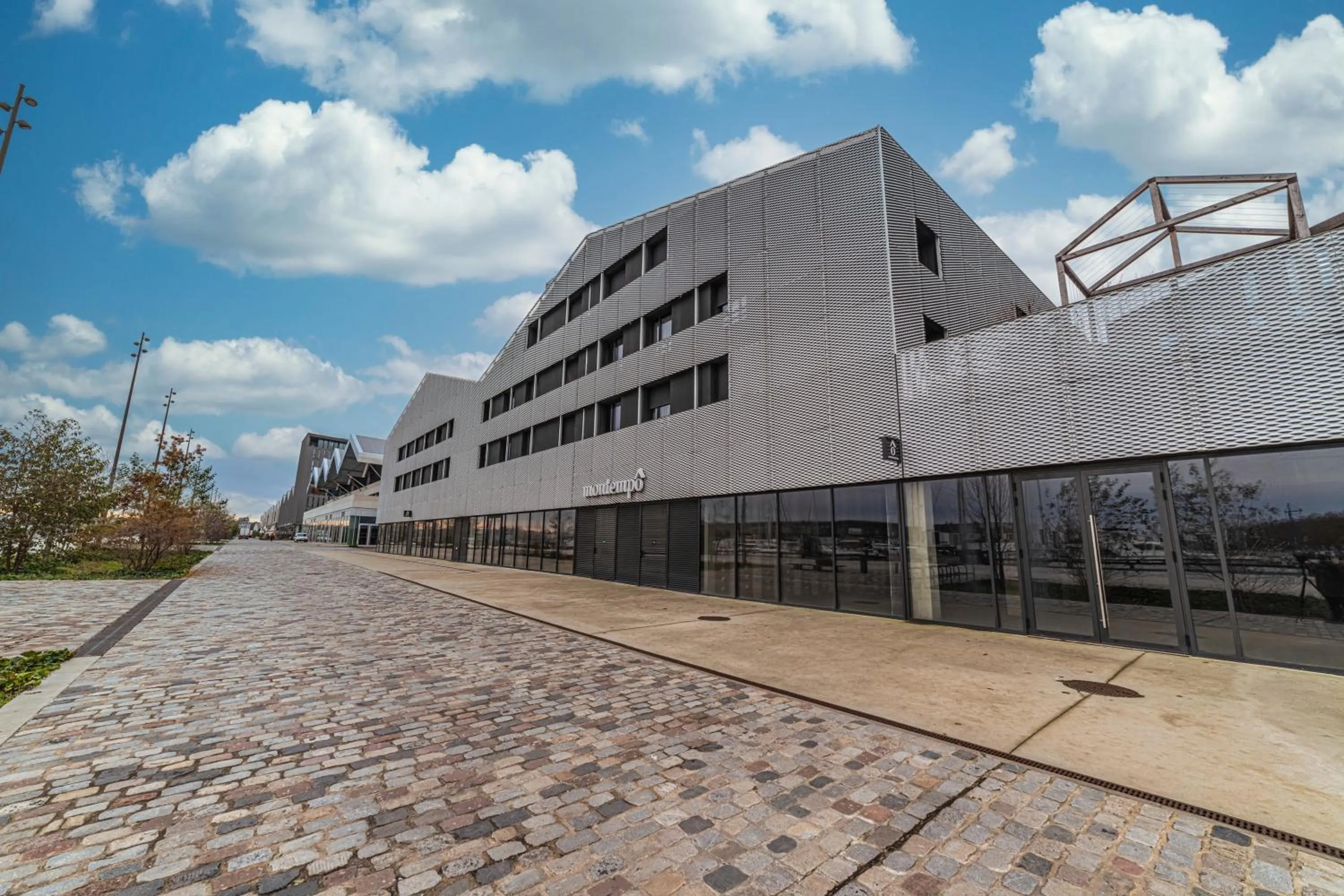 Property logo or sign in Montempô Appart'Hôtel Bordeaux Centre - Bassins à flot