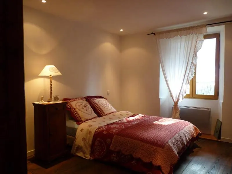 Photo of the whole room, Bed in Domaine de la Safranière - Chambre d'hote