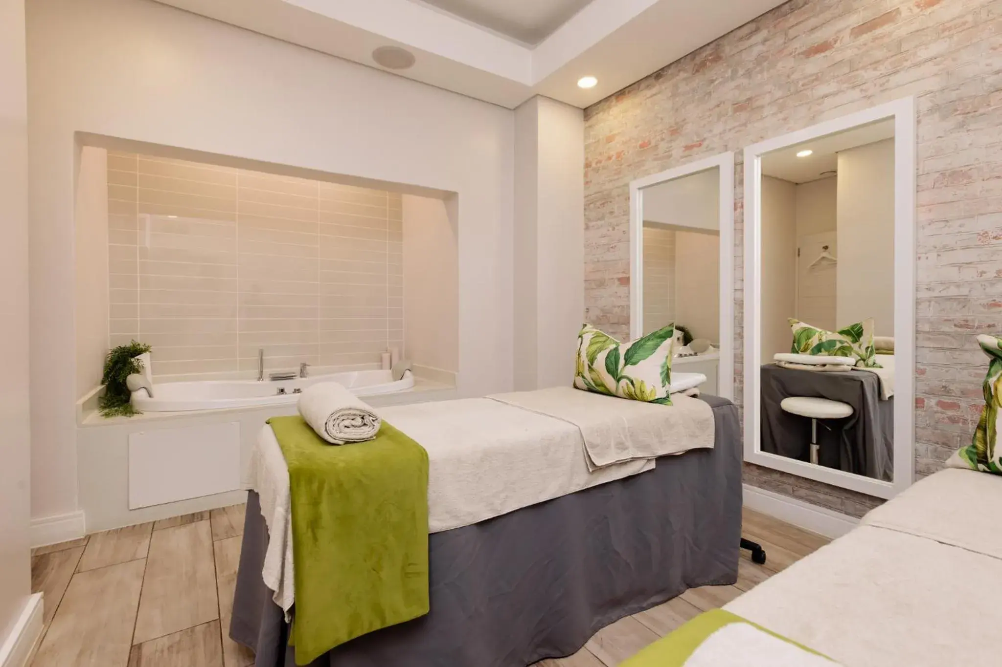 Spa and wellness centre/facilities, Bed in MINT Resorts The Blyde Spa and wellness centre/facilities, Bed in MINT Resorts The Blyde