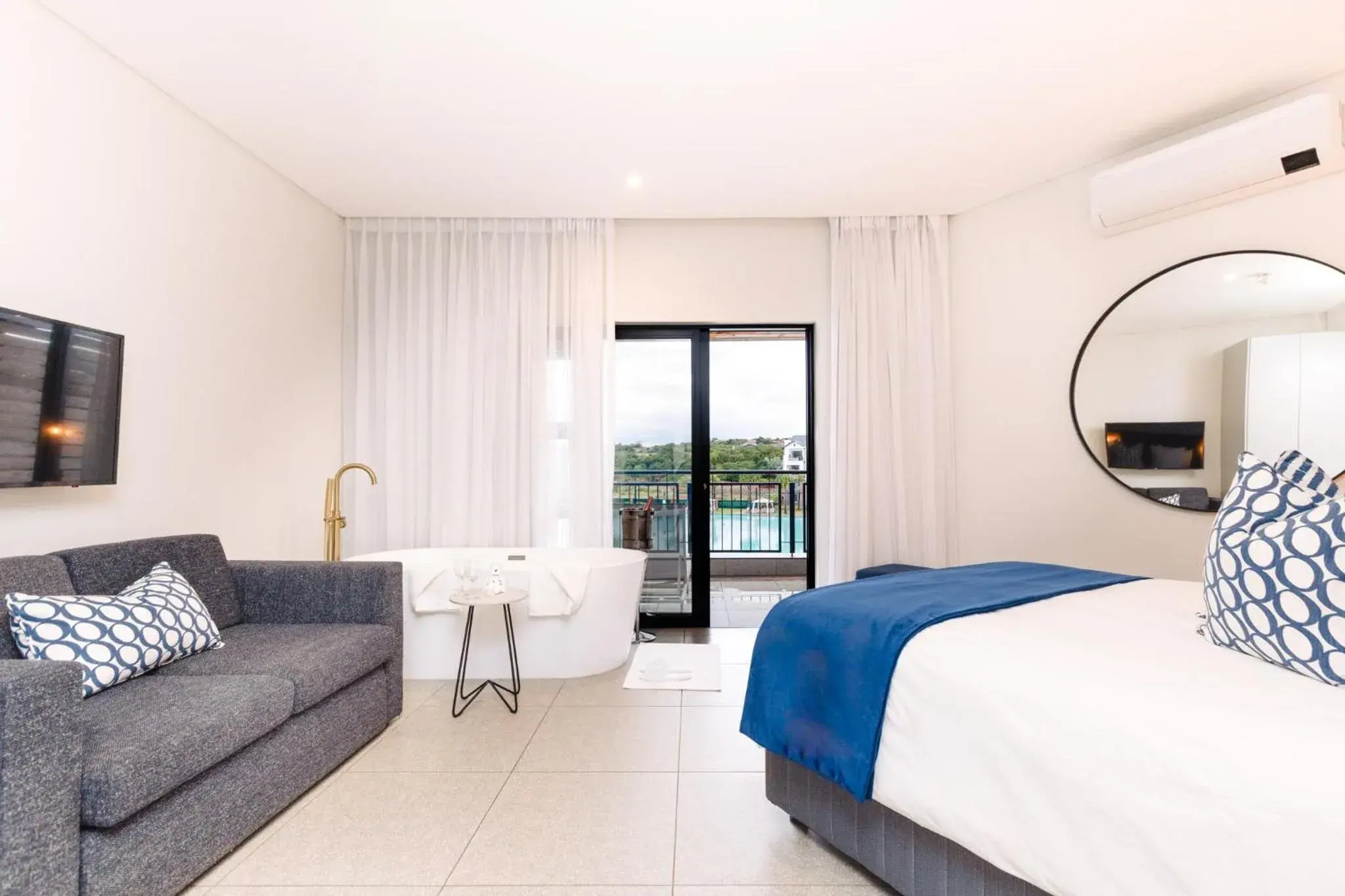 Photo of the whole room in MINT Resorts The Blyde Photo of the whole room in MINT Resorts The Blyde