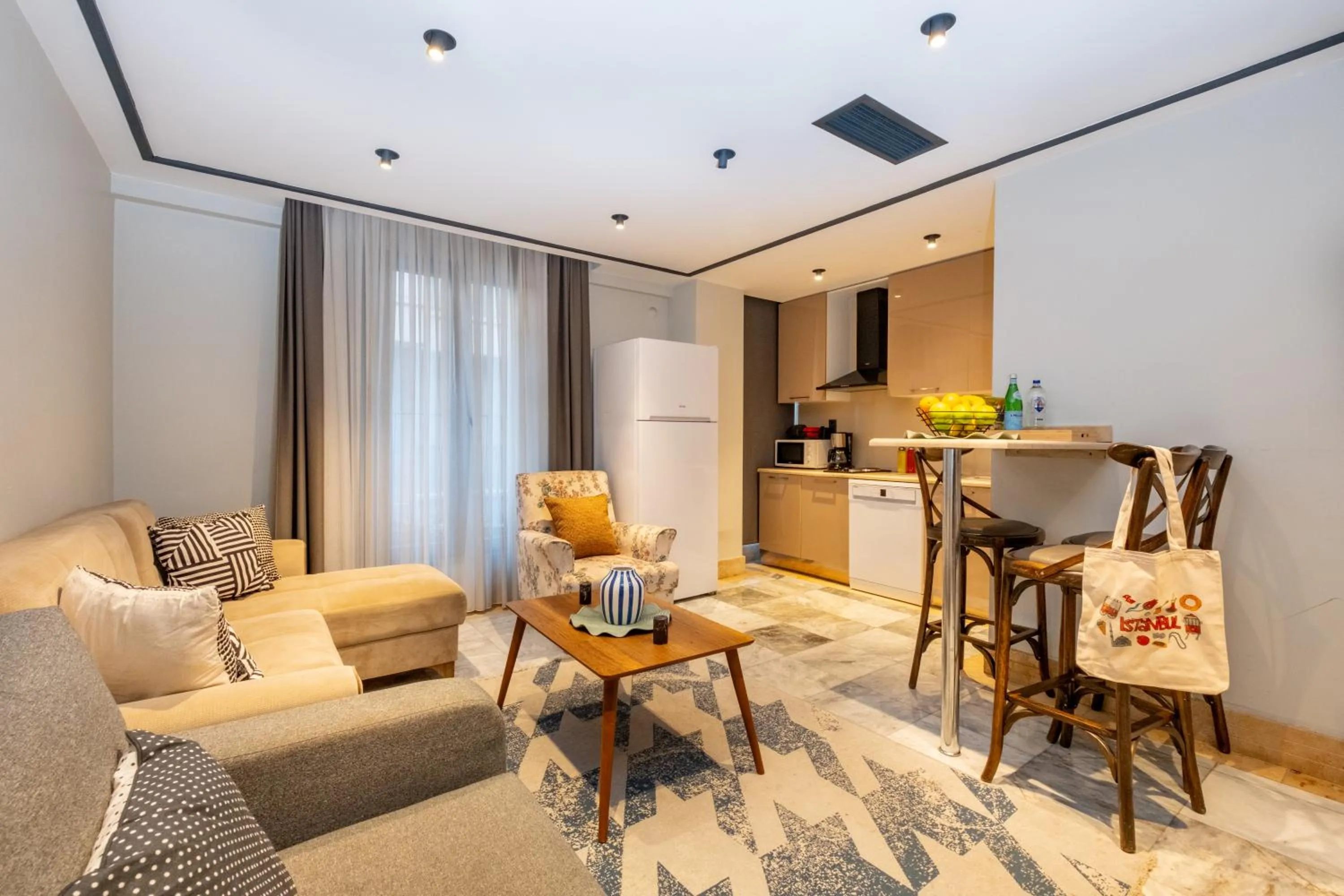 Kitchen or kitchenette in Home Of Istanbul