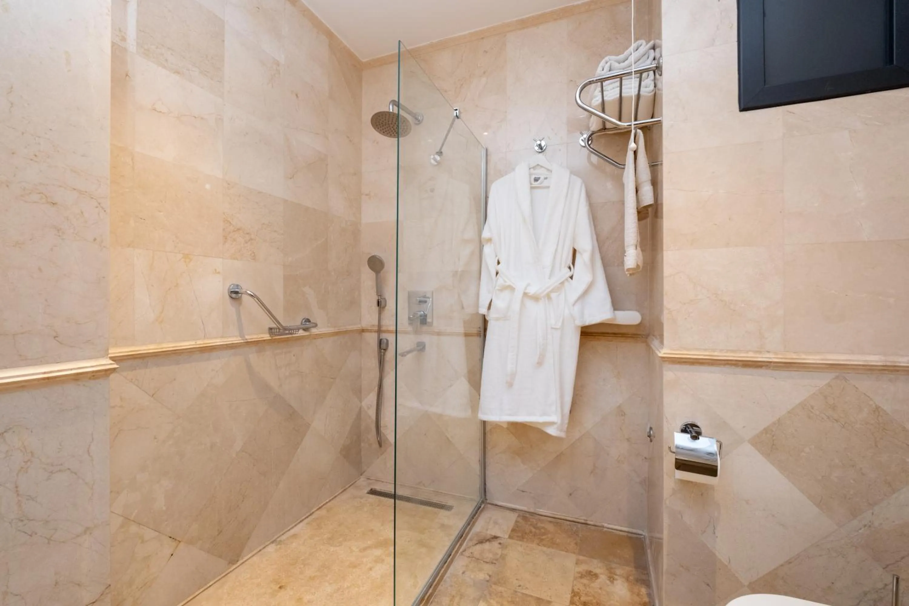 Shower in Home Of Istanbul