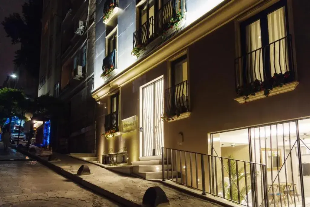 Property building in Home Of Istanbul Property building in Home Of Istanbul