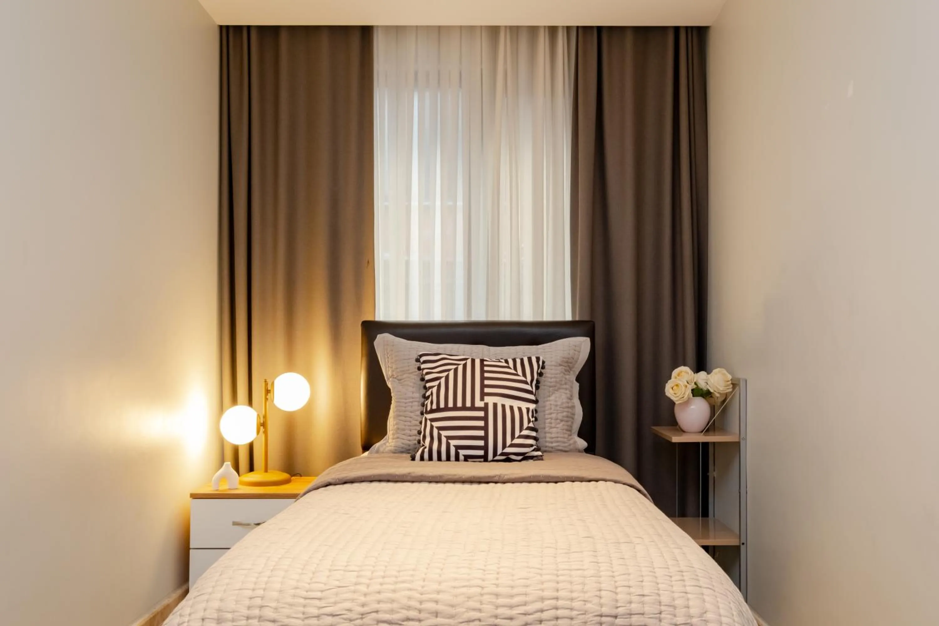 Bed in Home Of Istanbul