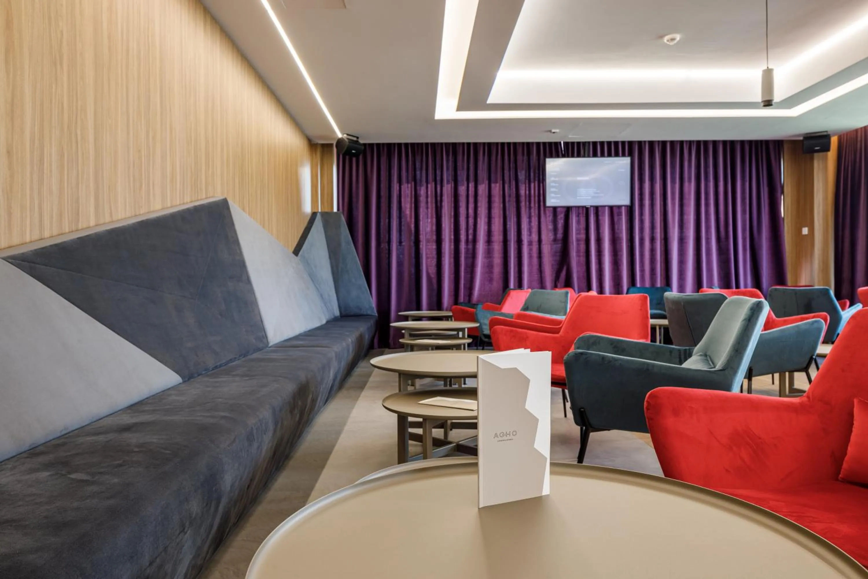 Lounge or bar in Qosmo Brasov Hotel